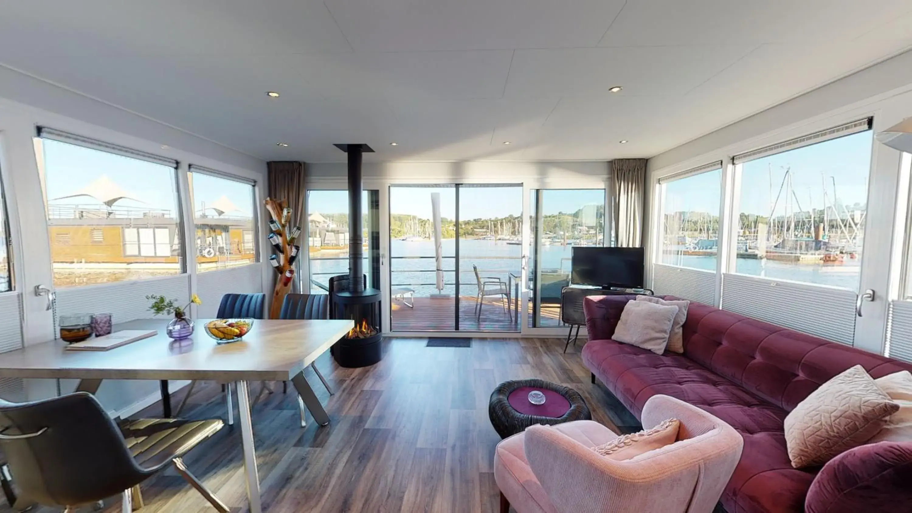 Bungalow - Water Front (Innenlage) in Floating Village Brombachsee Bungalow - Water Front (Innenlage) in Floating Village Brombachsee