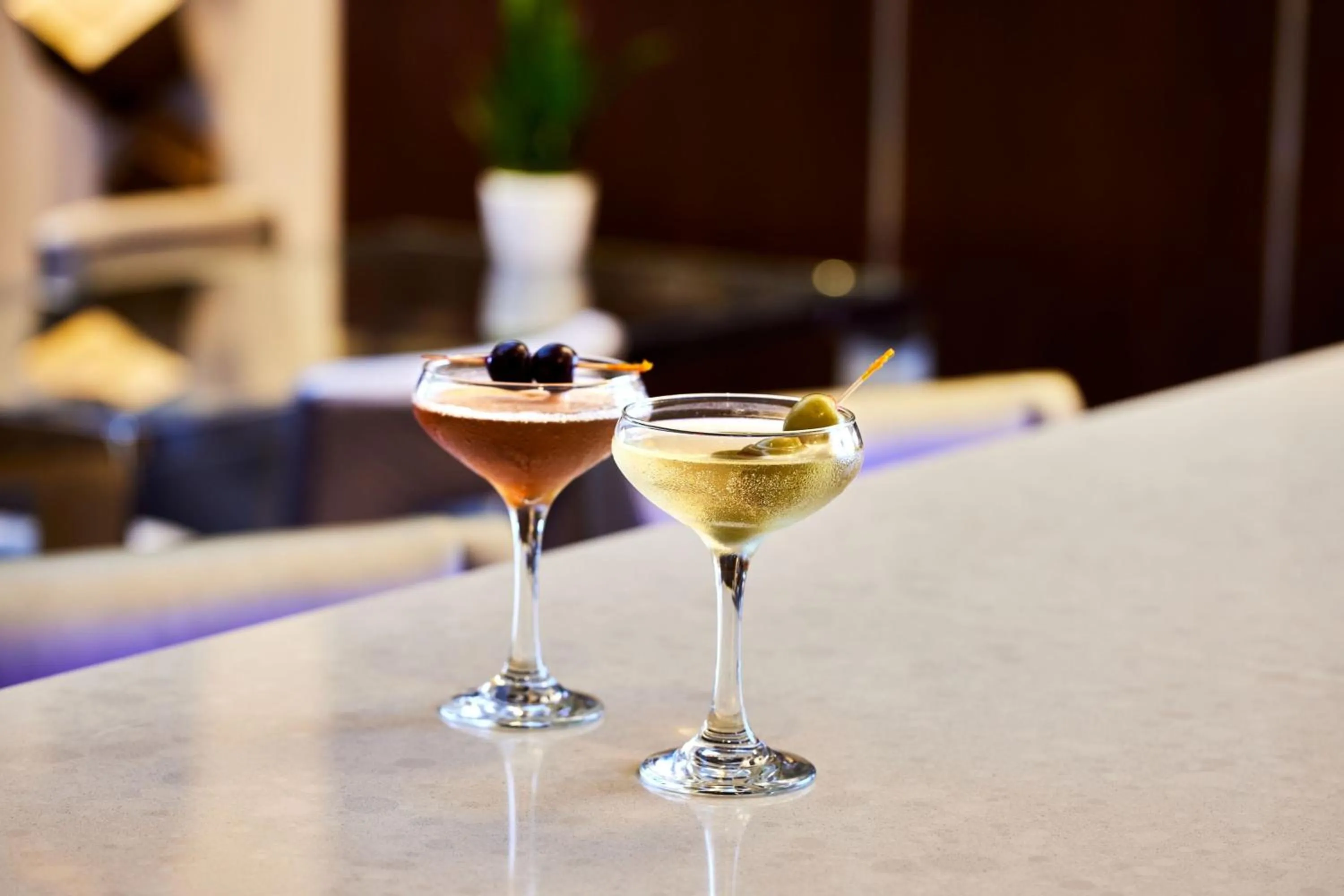 Lounge or bar in AC Hotel by Marriott New Orleans French Quarter