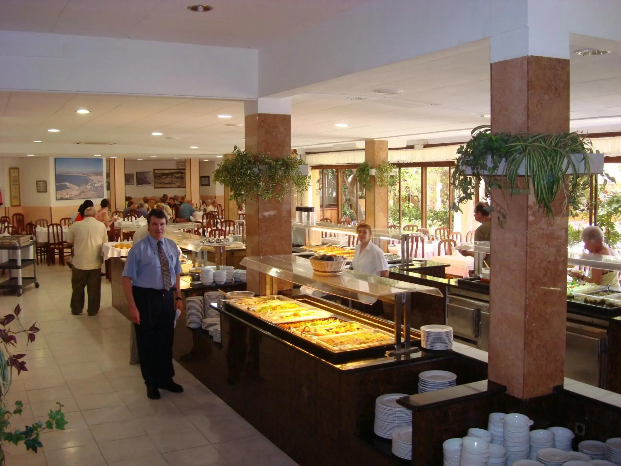 Restaurant/places to eat in Hotel Univers Restaurant/places to eat in Hotel Univers