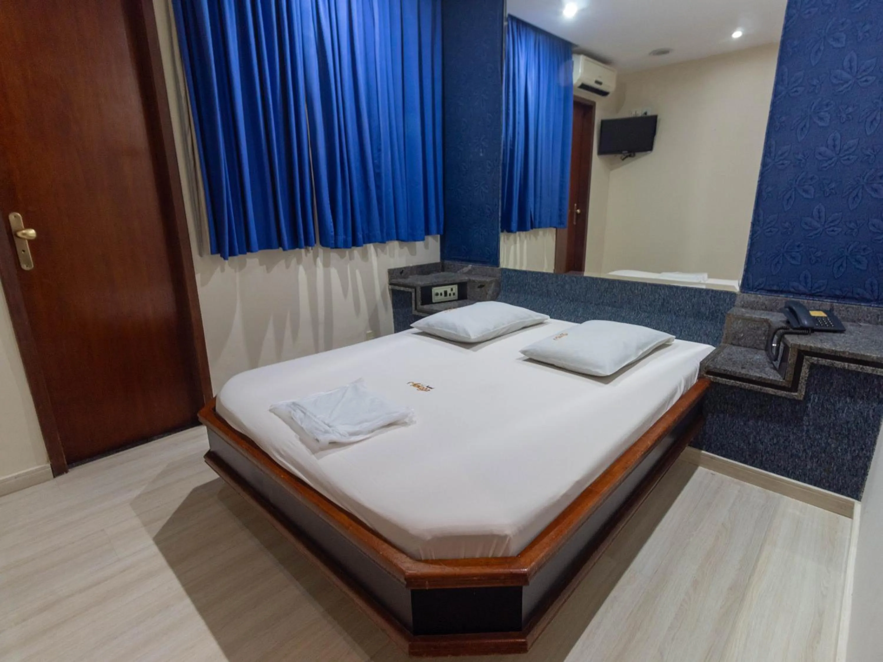 Photo of the whole room, Bed in Hotel Malaga (Adult Only)