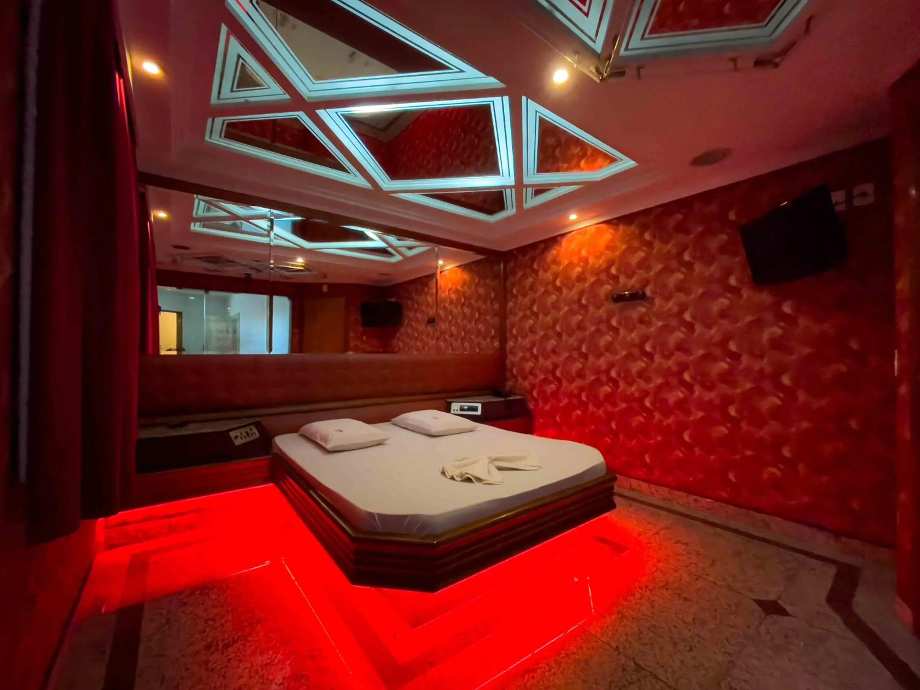 Bed in Hotel Malaga (Adult Only)