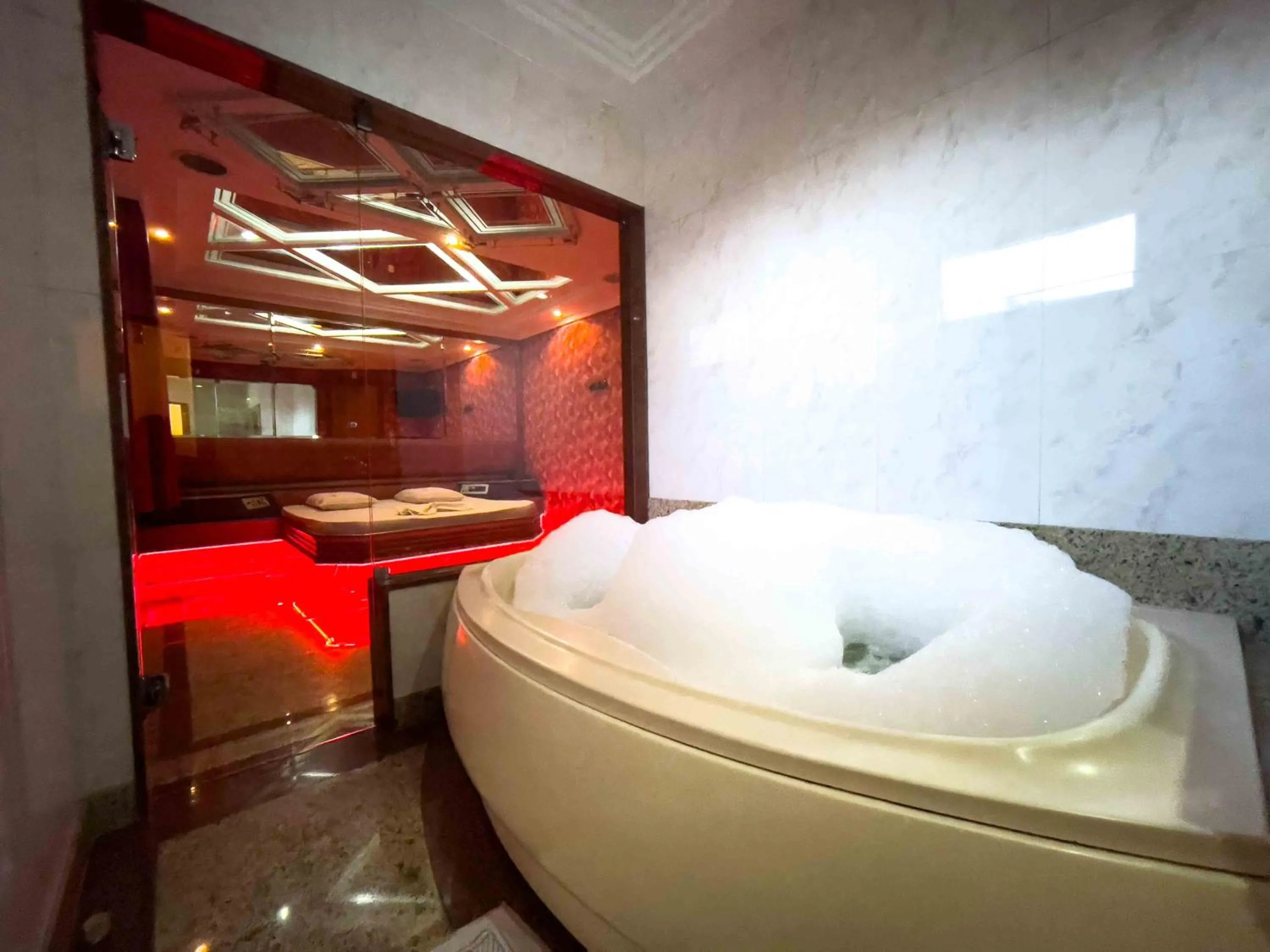 Hot Tub in Hotel Malaga (Adult Only)