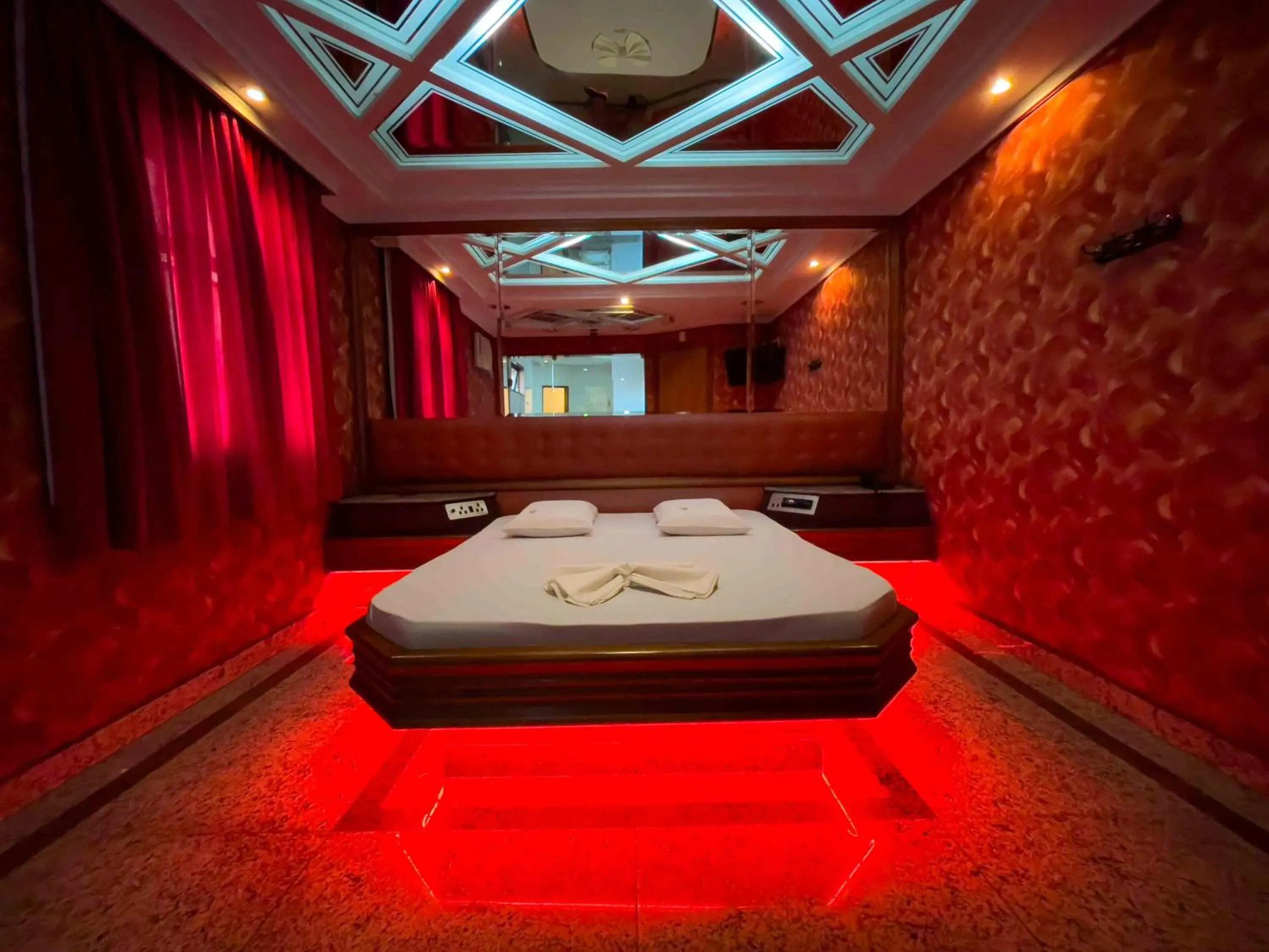 Bed in Hotel Malaga (Adult Only)
