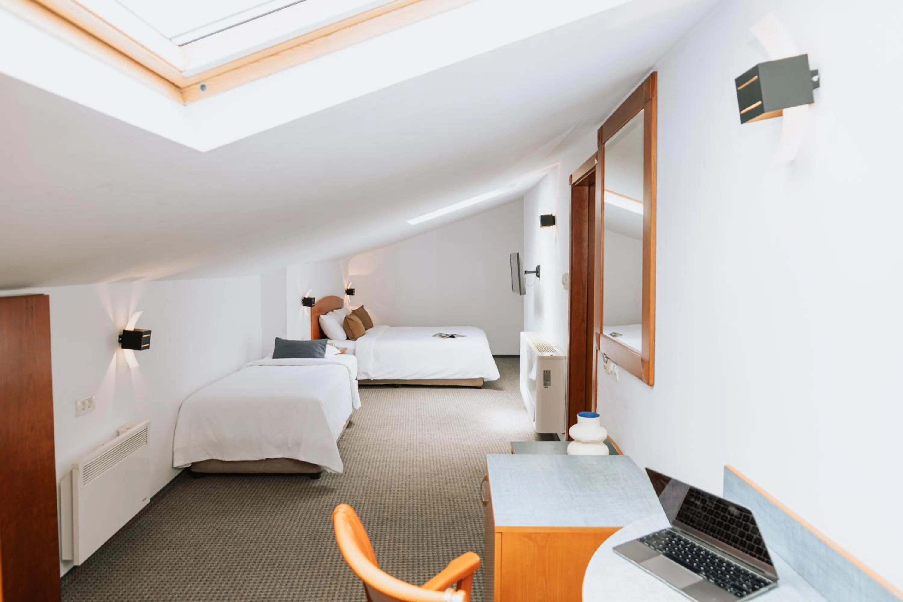 Bedroom, Bed in Hotel Duke Romana City Center