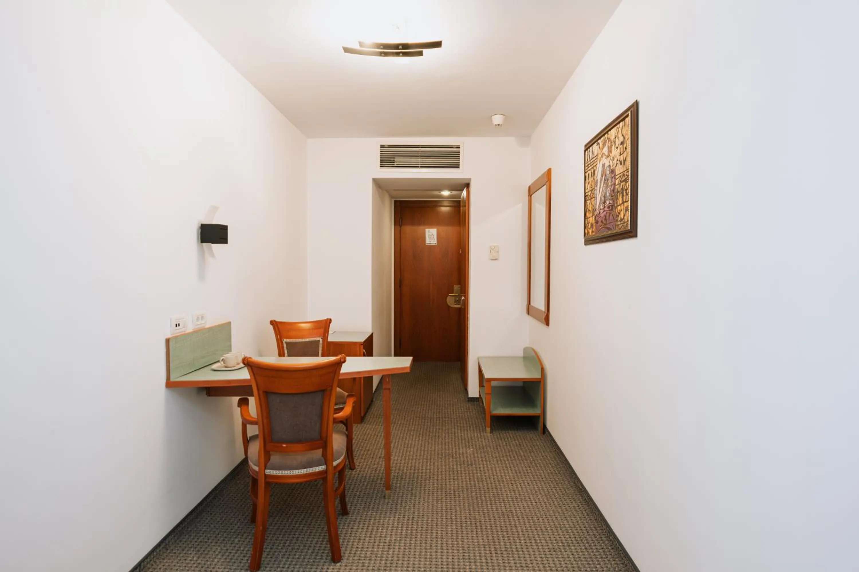 Seating area in Hotel Duke Romana City Center