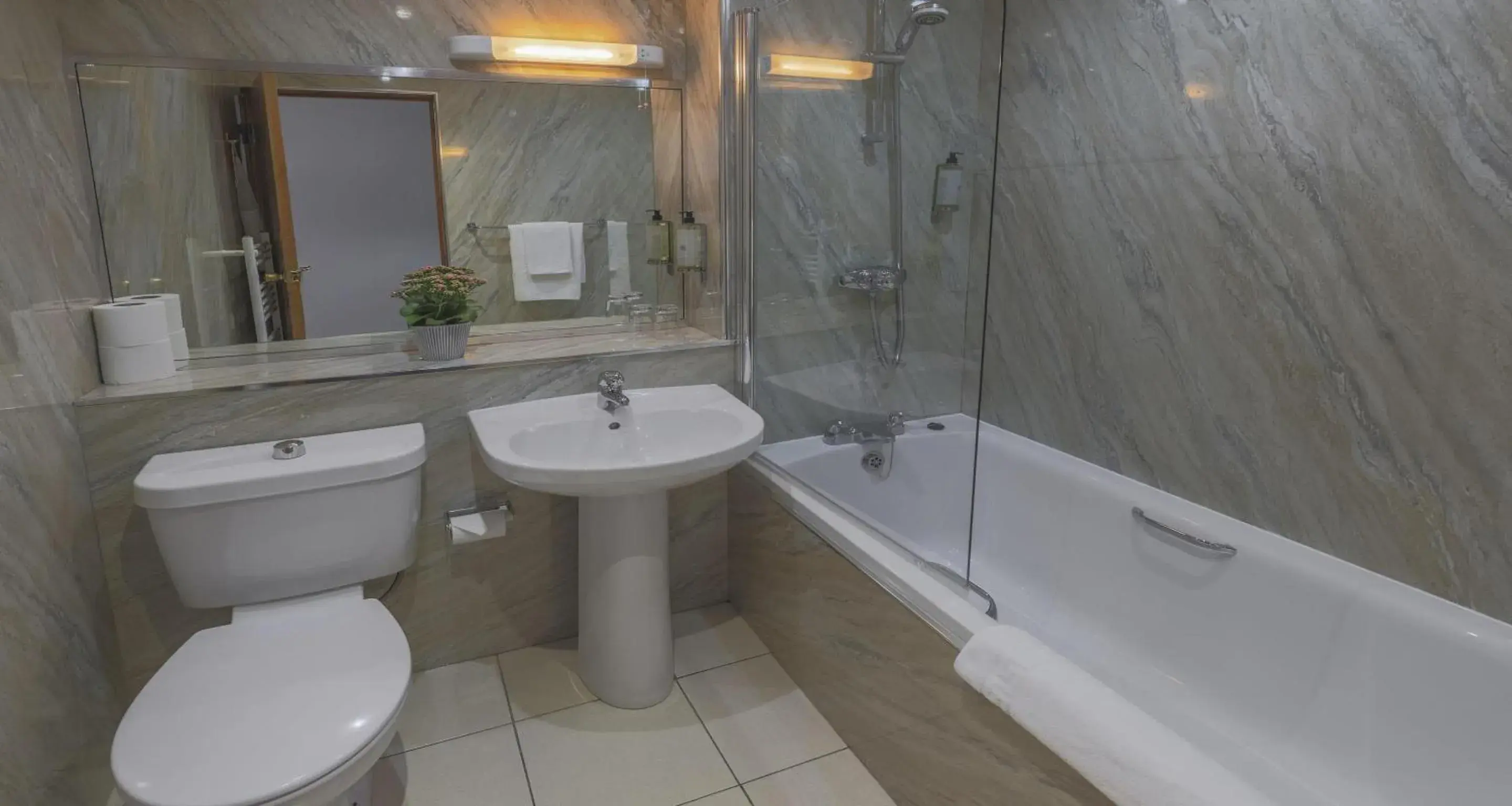 Bedroom in Best Western The Hilcroft Hotel West Lothian Bedroom in Best Western The Hilcroft Hotel West Lothian