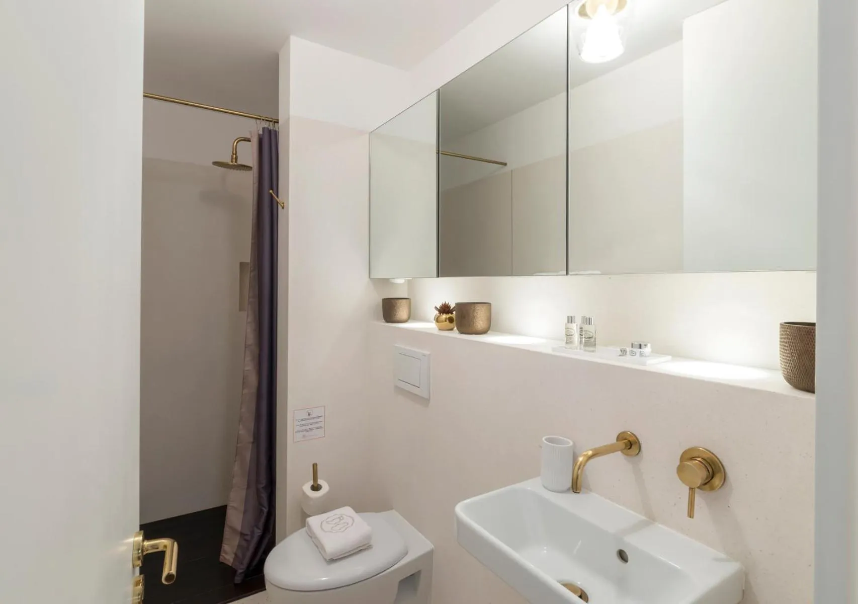 Bathroom in Oporto Street das Aldas - River View