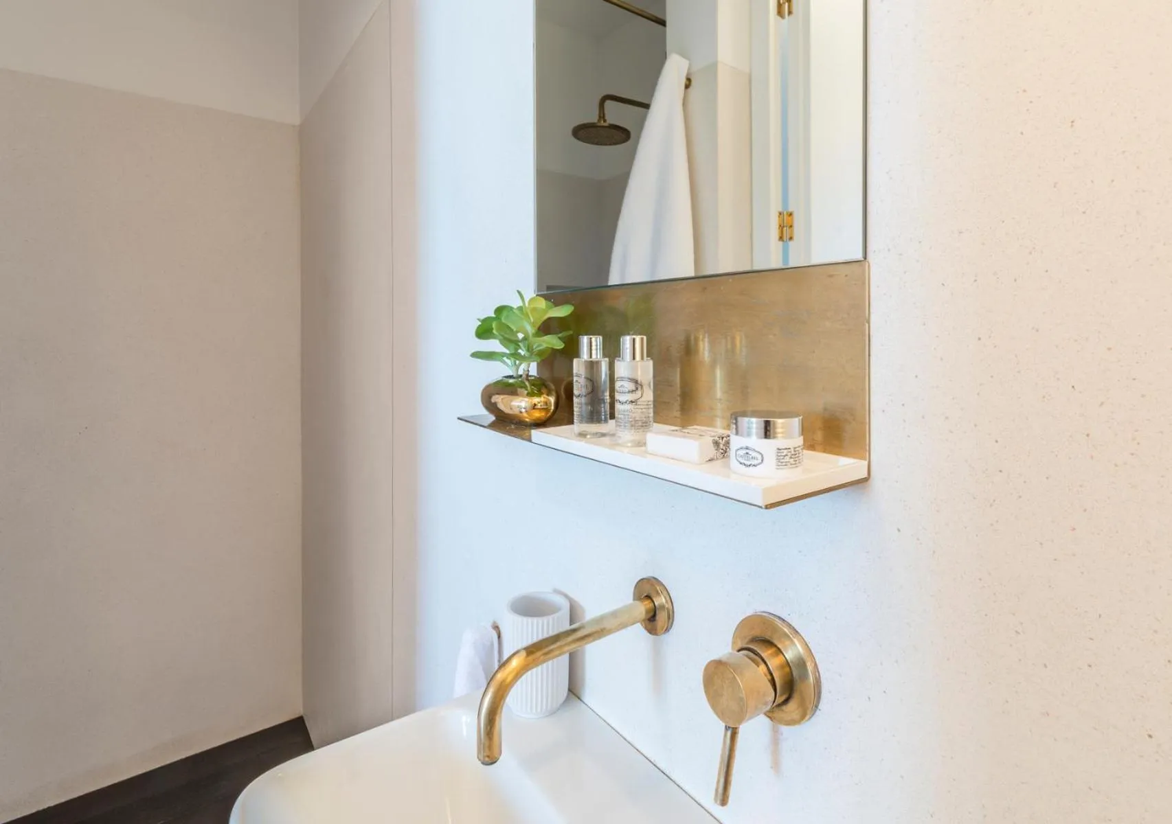 Bathroom in Oporto Street das Aldas - River View