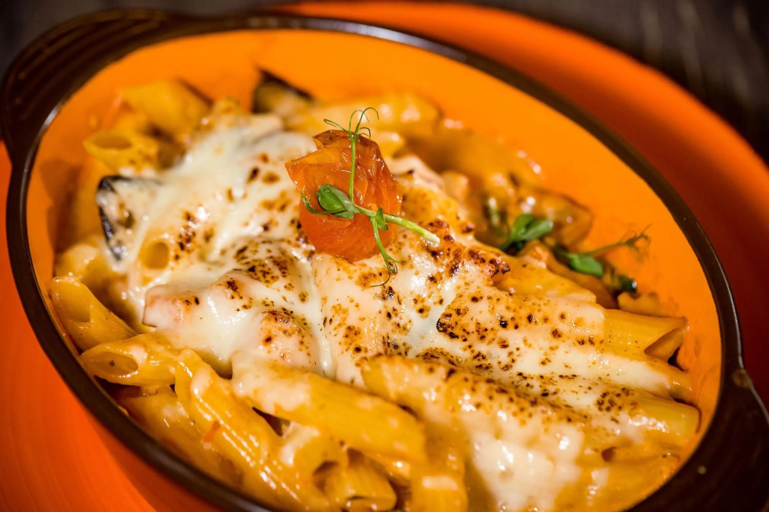 Restaurant/places to eat in Samaa Hotel