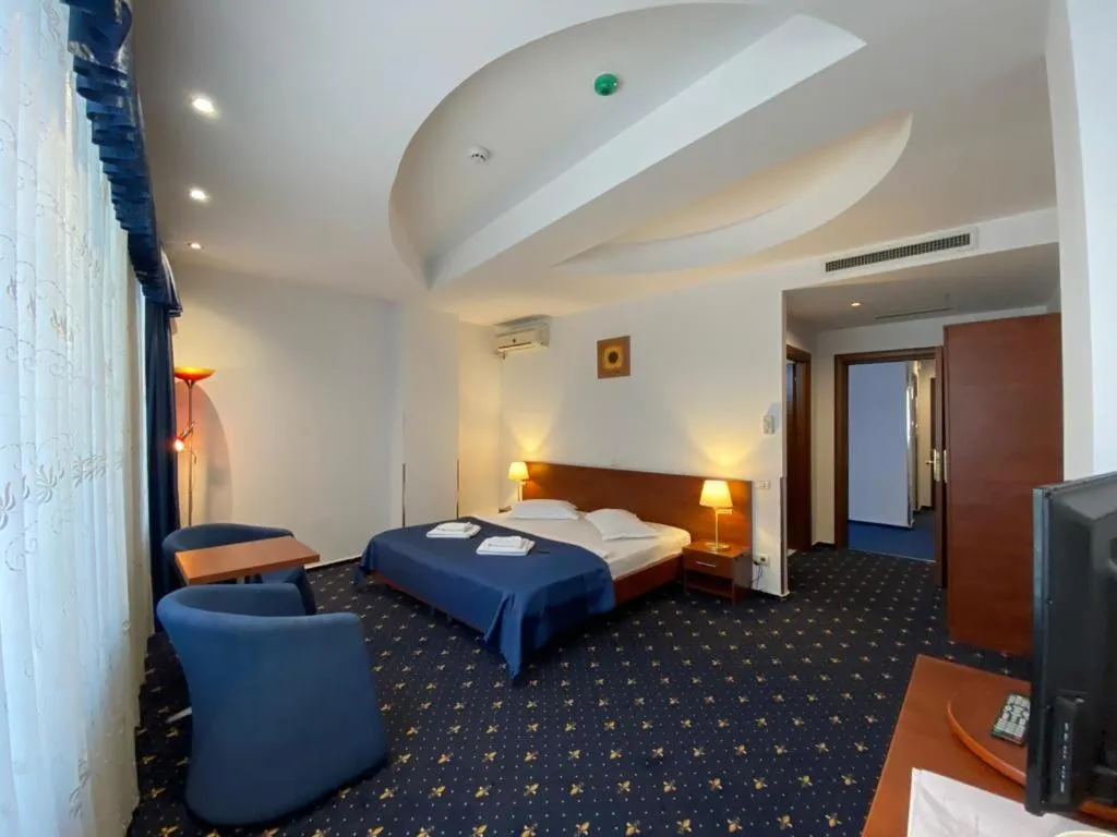 Photo of the whole room, Bed in Samaa Hotel