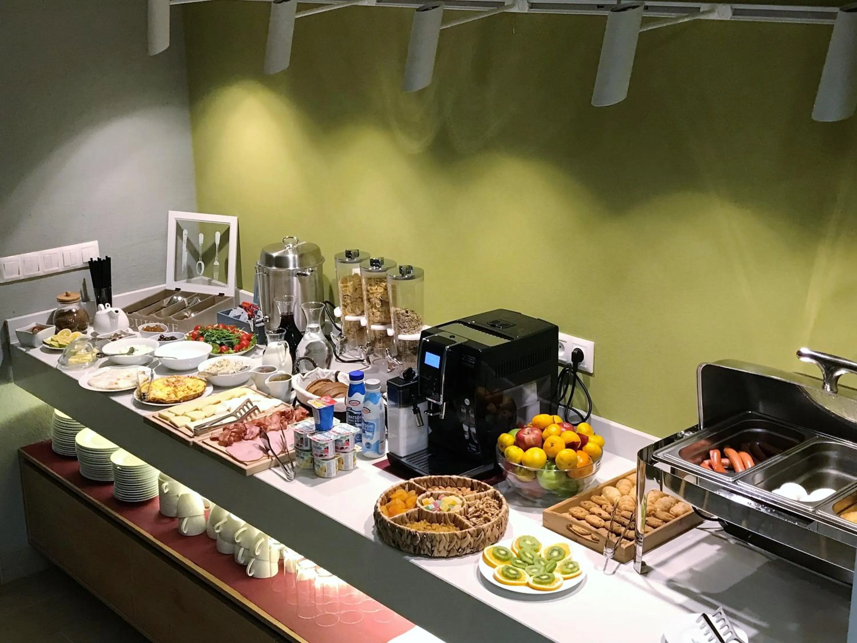 Breakfast in Hotel Garnet Tbilisi