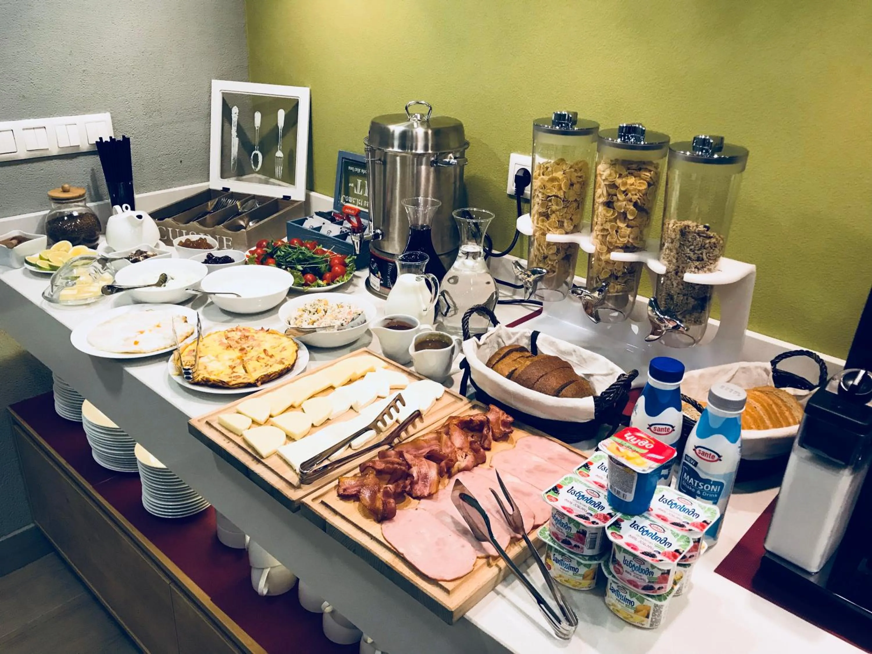 Breakfast in Hotel Garnet Tbilisi