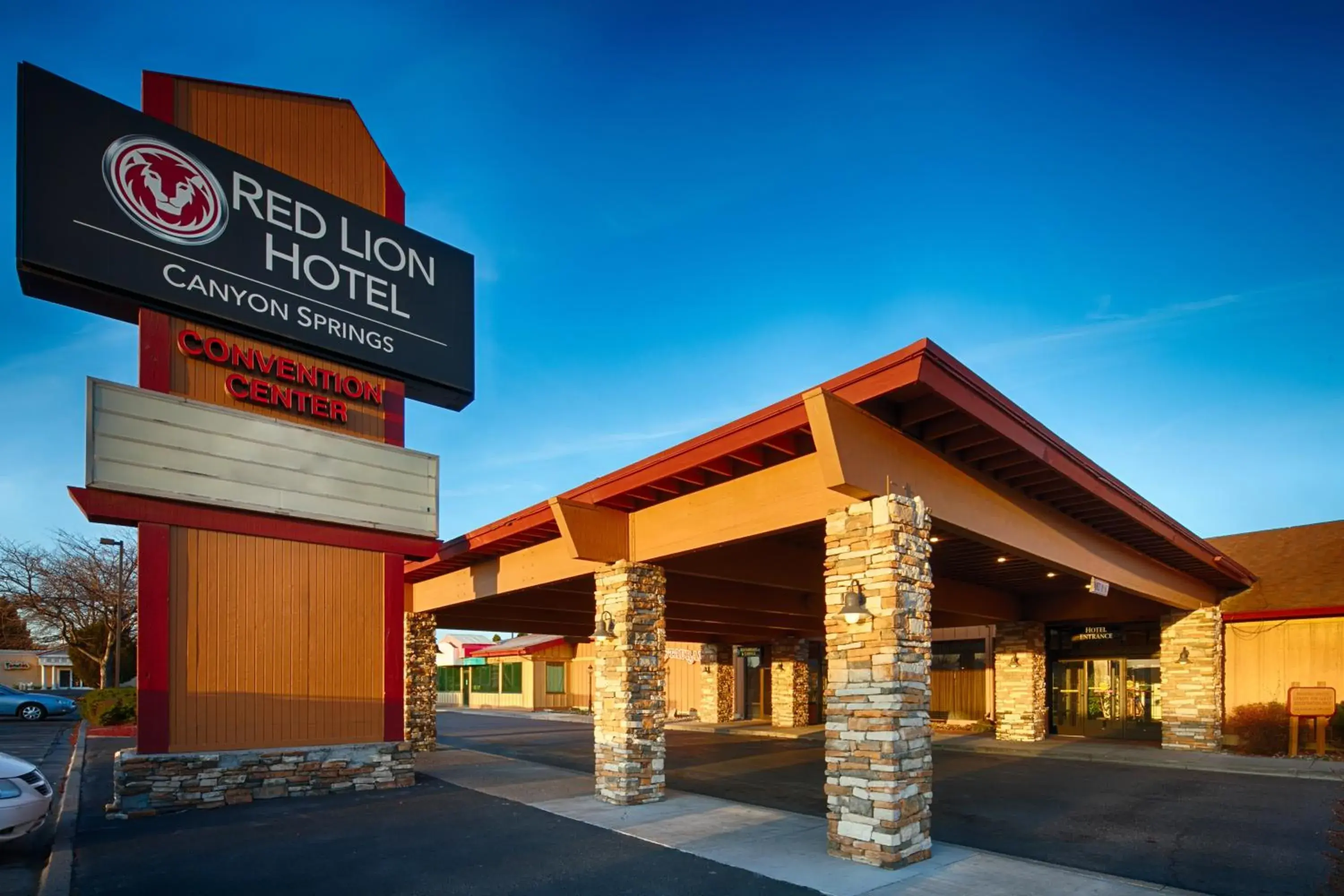 Property Building in Red Lion Hotel Twin Falls