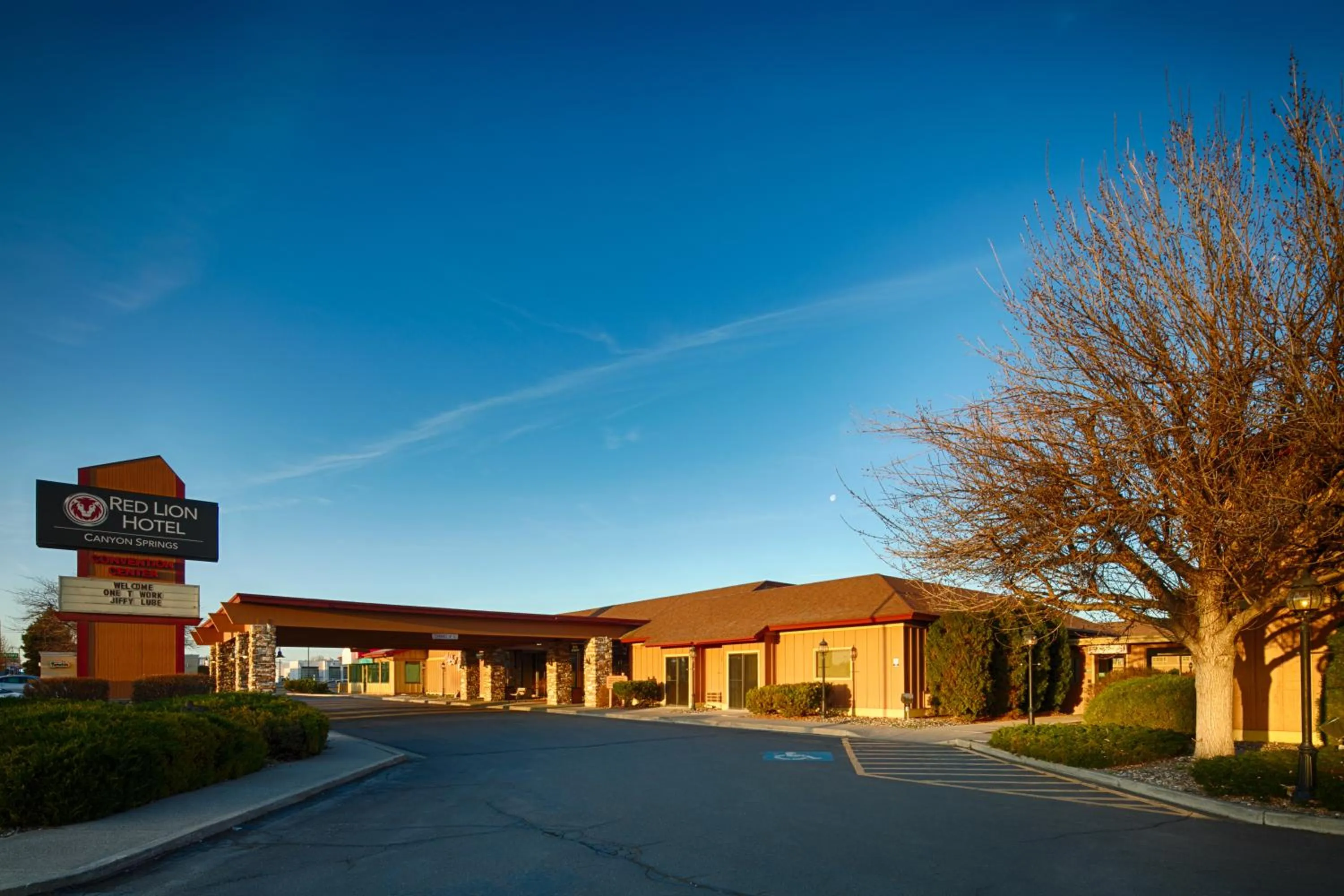 Property Building in Red Lion Hotel Twin Falls