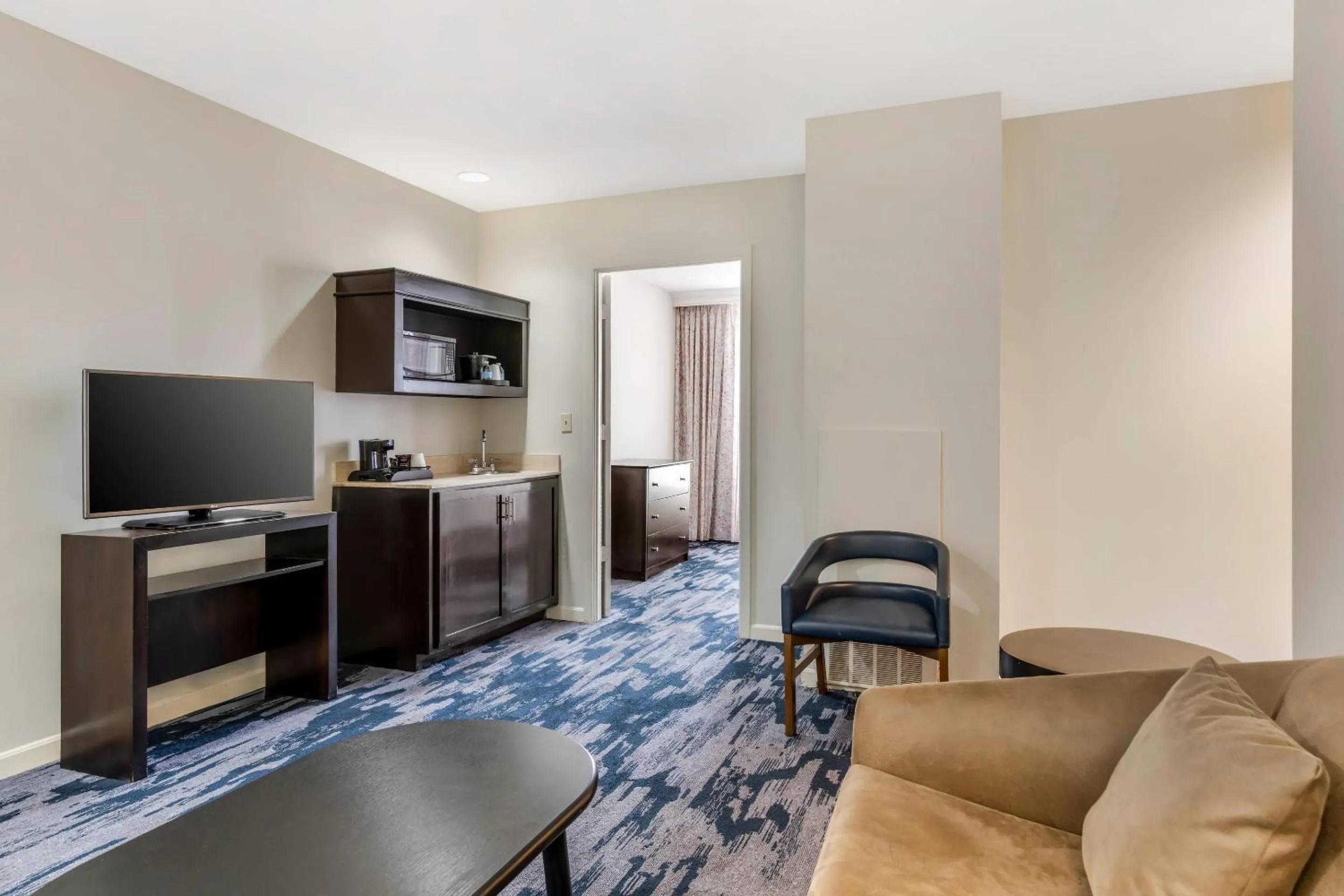 Bedroom in The Connally Hotel Downtown Atlanta, an Ascend Collection Hotel