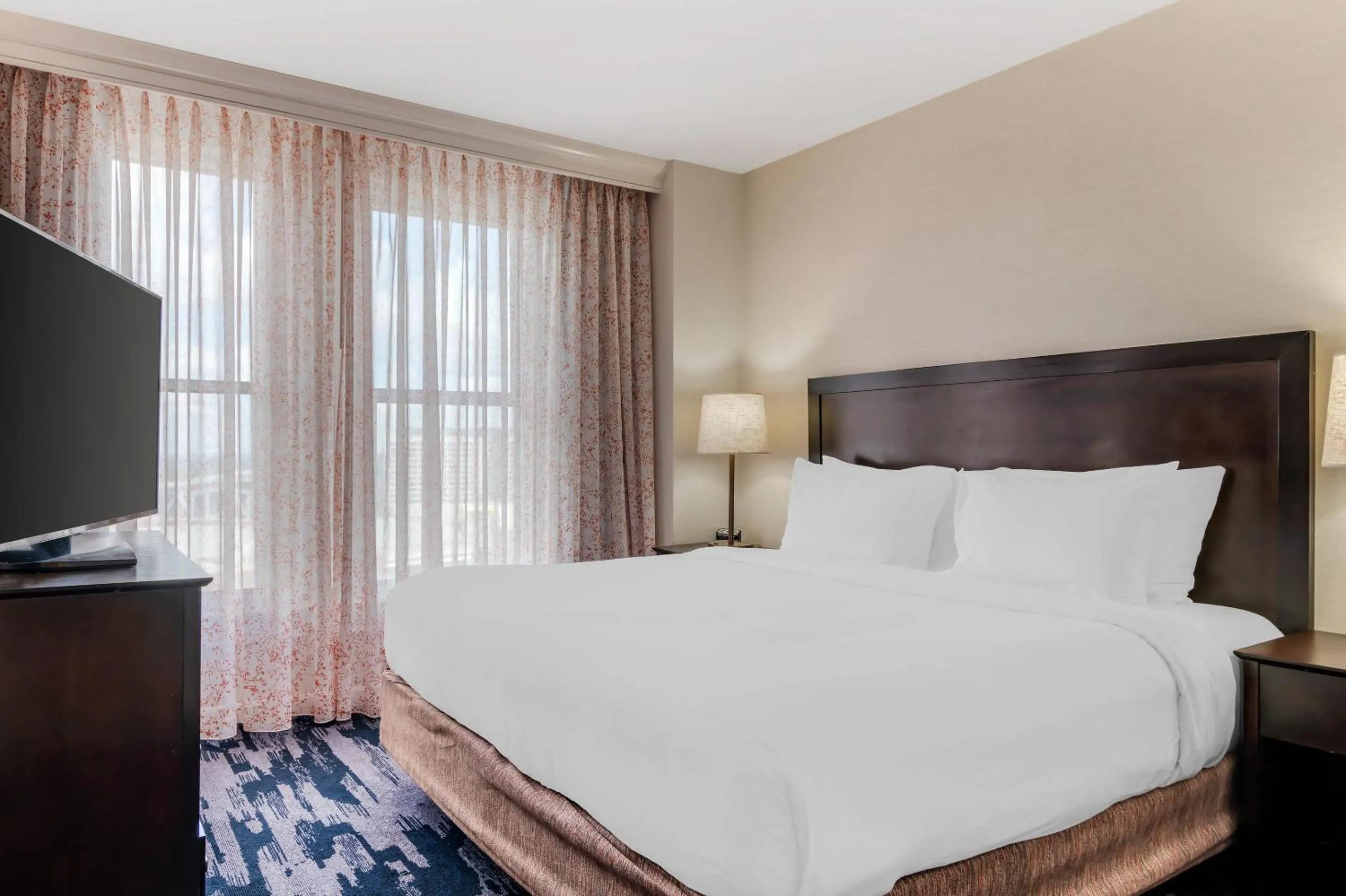 Bedroom, Bed in The Connally Hotel Downtown Atlanta, an Ascend Collection Hotel