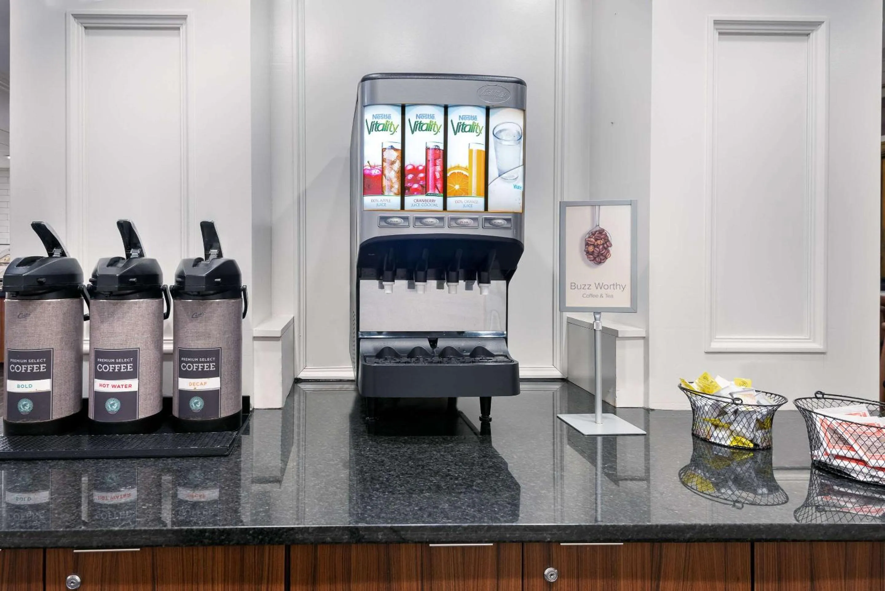 Breakfast in The Connally Hotel Downtown Atlanta, an Ascend Collection Hotel