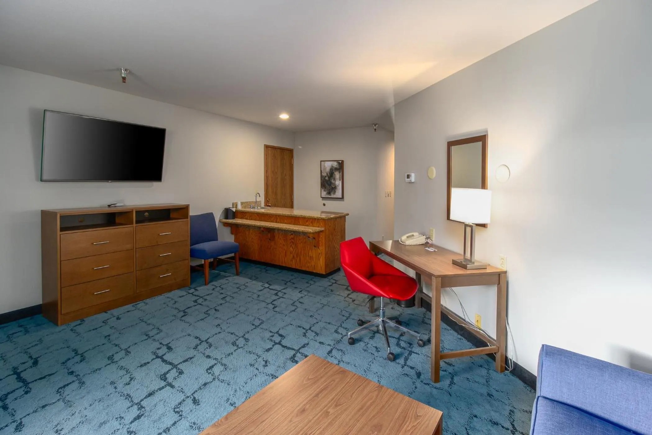 Photo of the whole room in Red Lion Templin's Hotel on the River