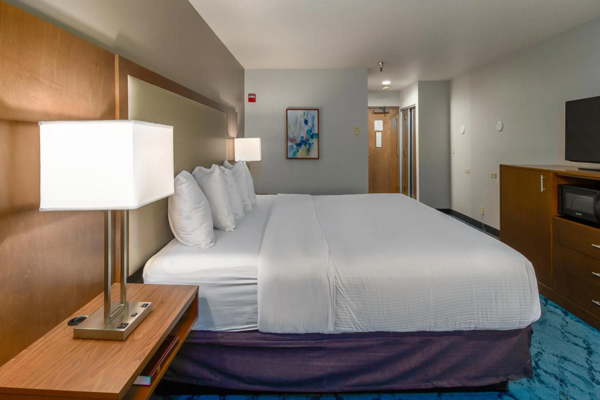 Bed in Red Lion Templin's Hotel on the River