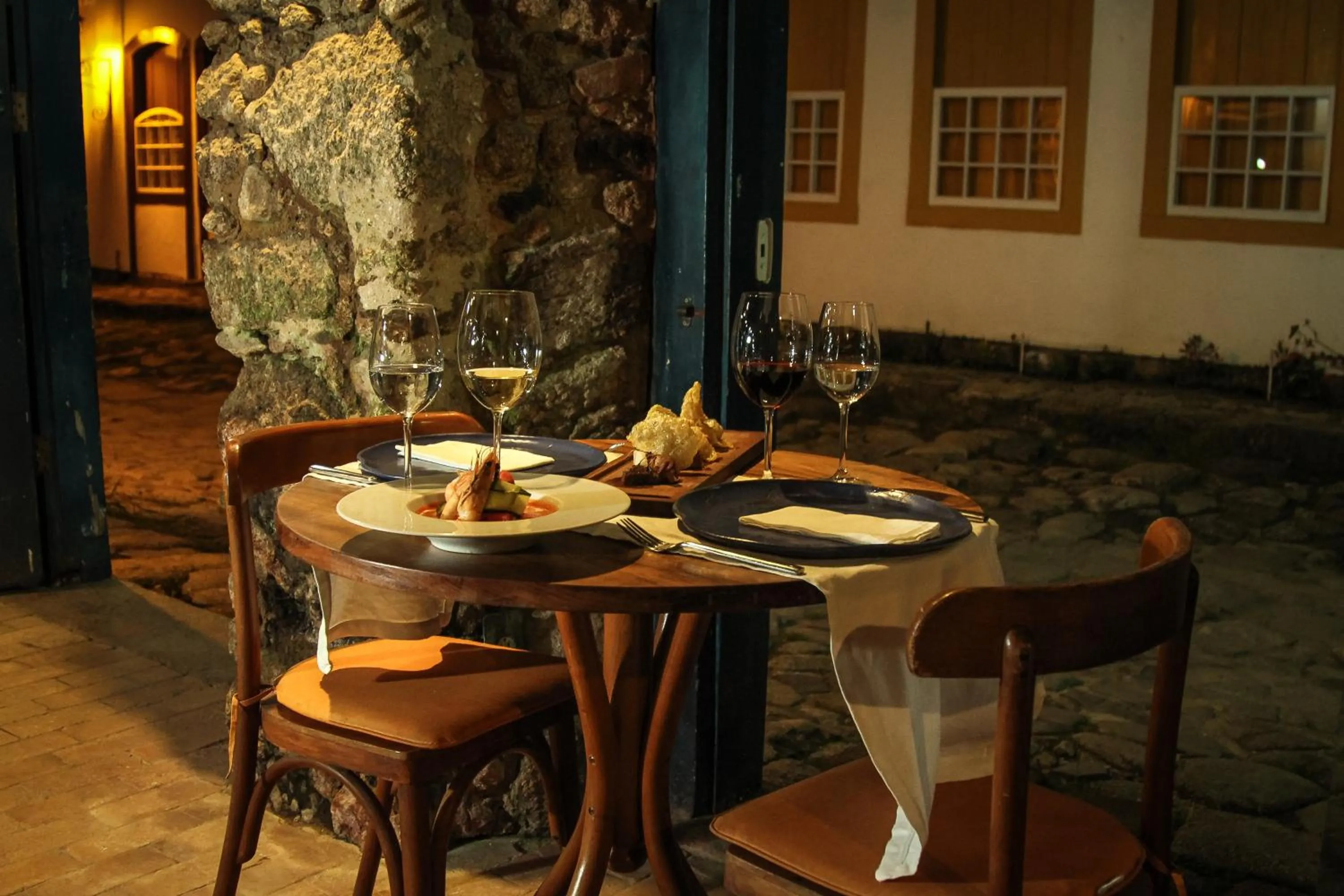 Restaurant/places to eat in Pousada Bartholomeu