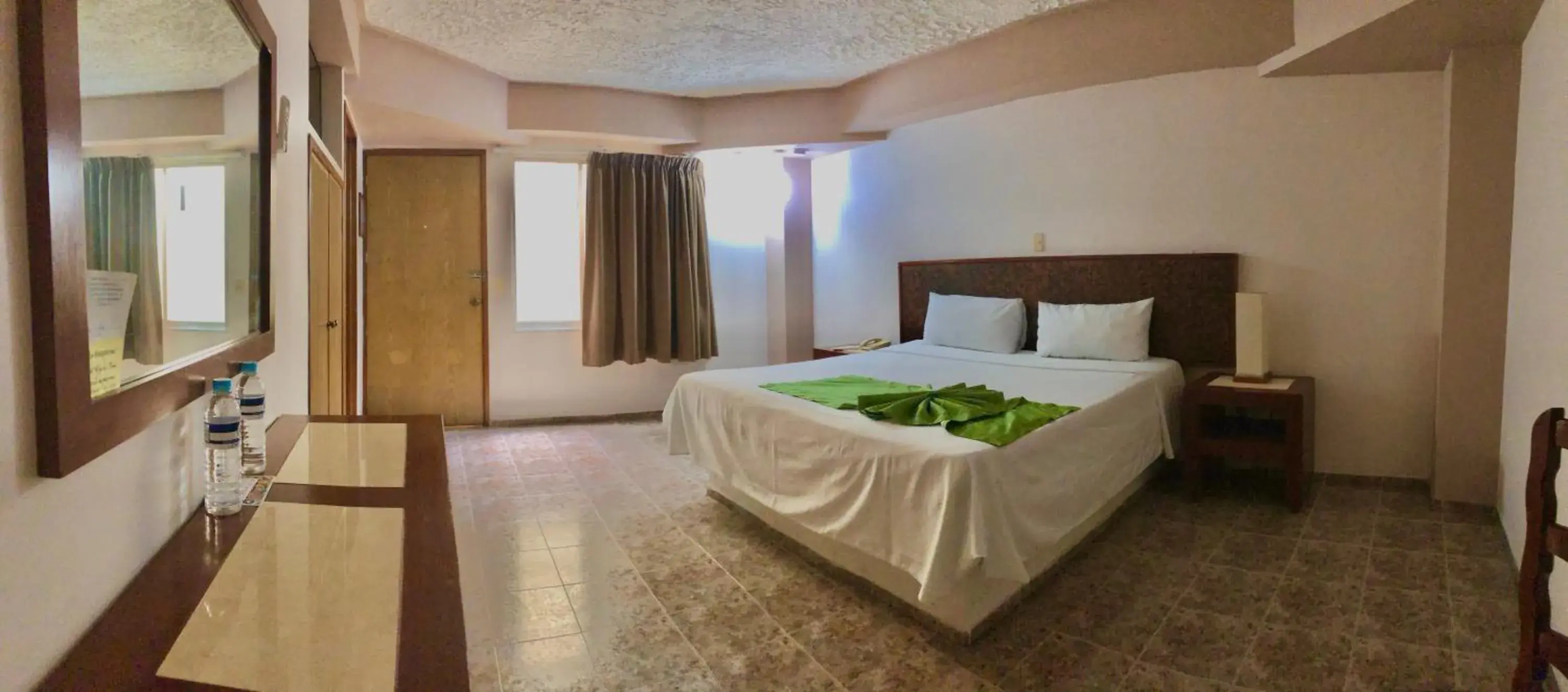 Deluxe King Room in Hotel del Camino Real Deluxe King Room in Hotel del Camino Real