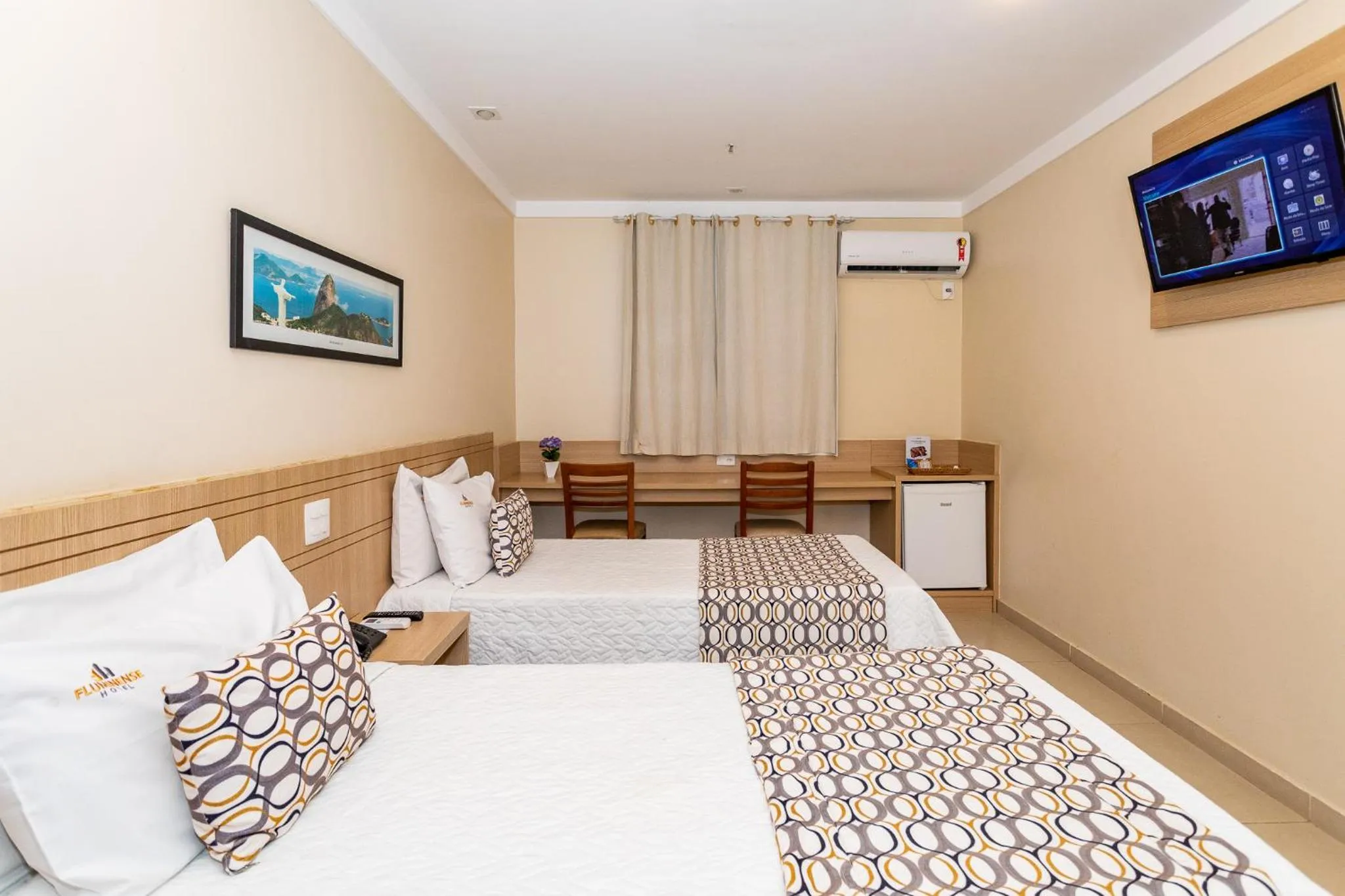 Bedroom, Bed in Fluminense Hotel