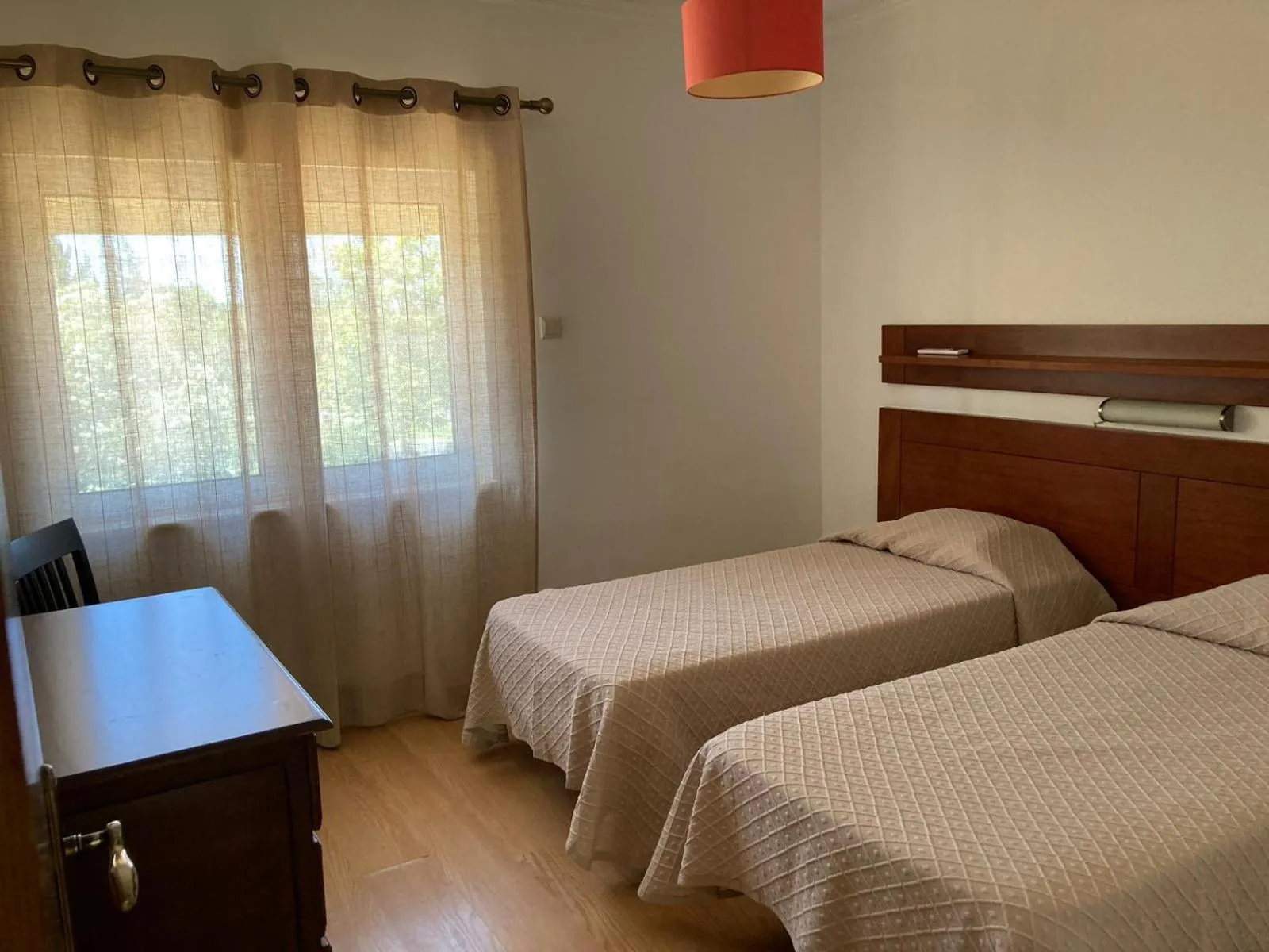 Bedroom, Bed in Parque Mourabel, Oásis Village & Pé do Lago