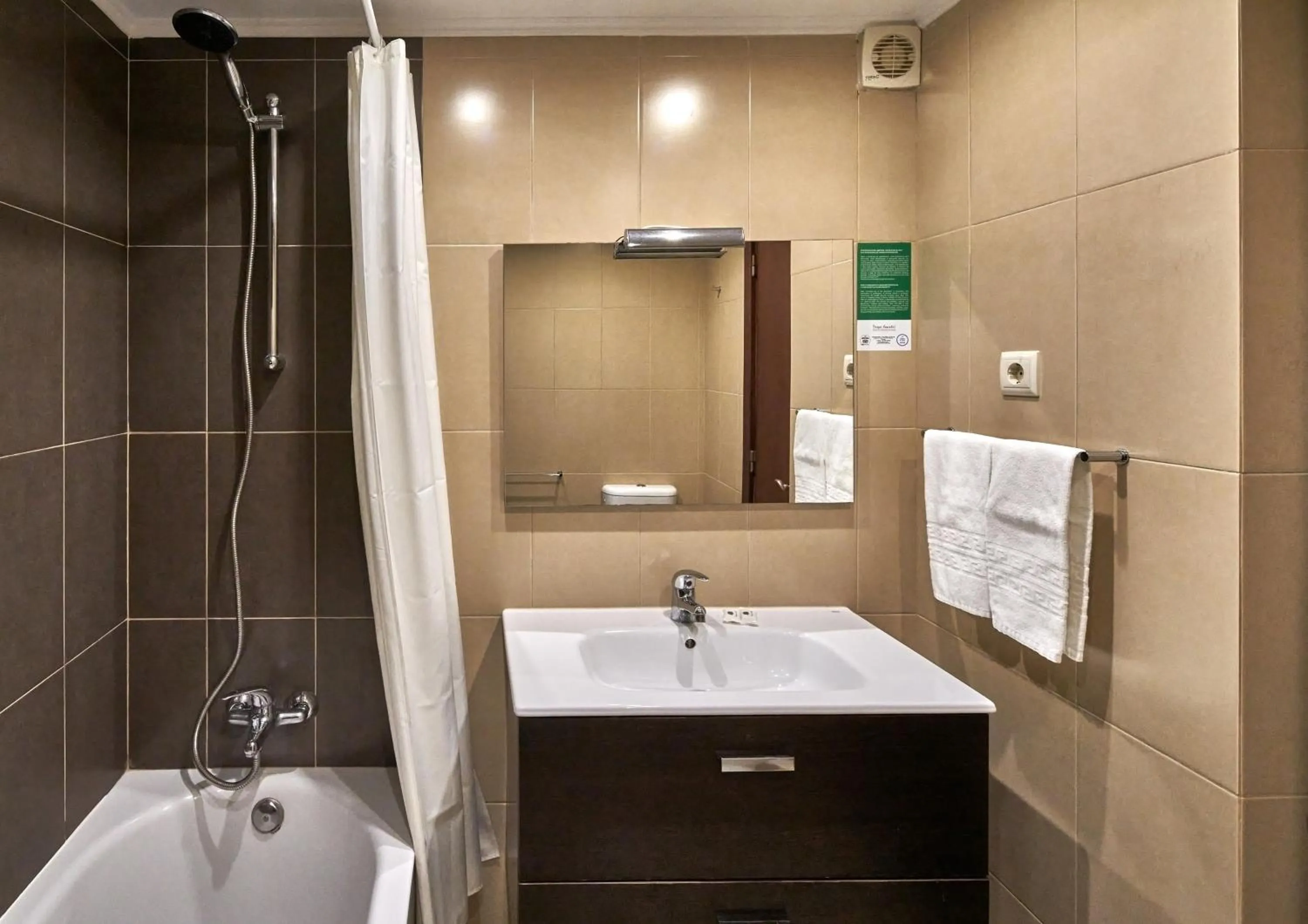 Bathroom in Parque Mourabel, Oásis Village & Pé do Lago