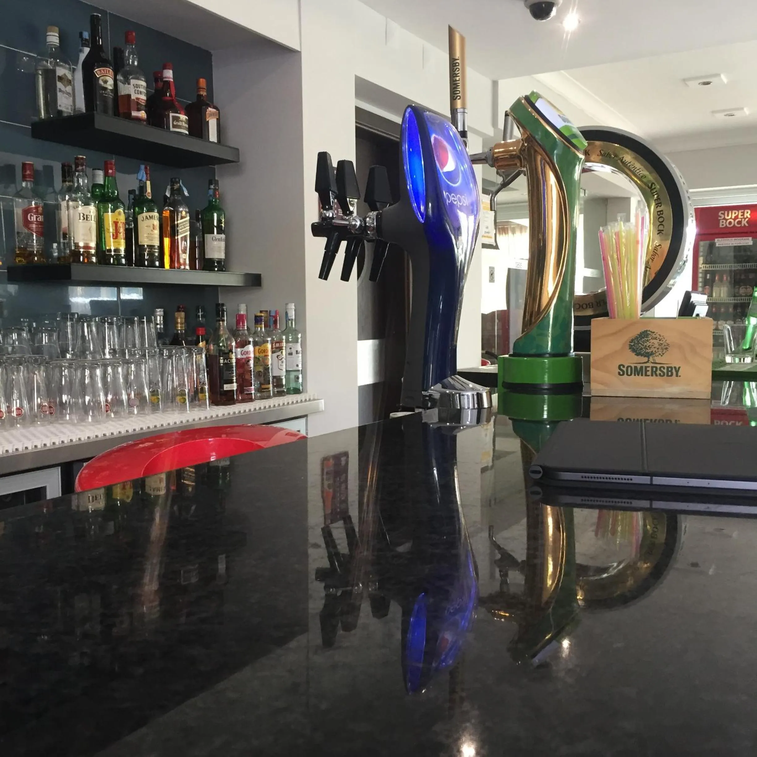 Restaurant/places to eat in Parque Mourabel, Oásis Village & Pé do Lago