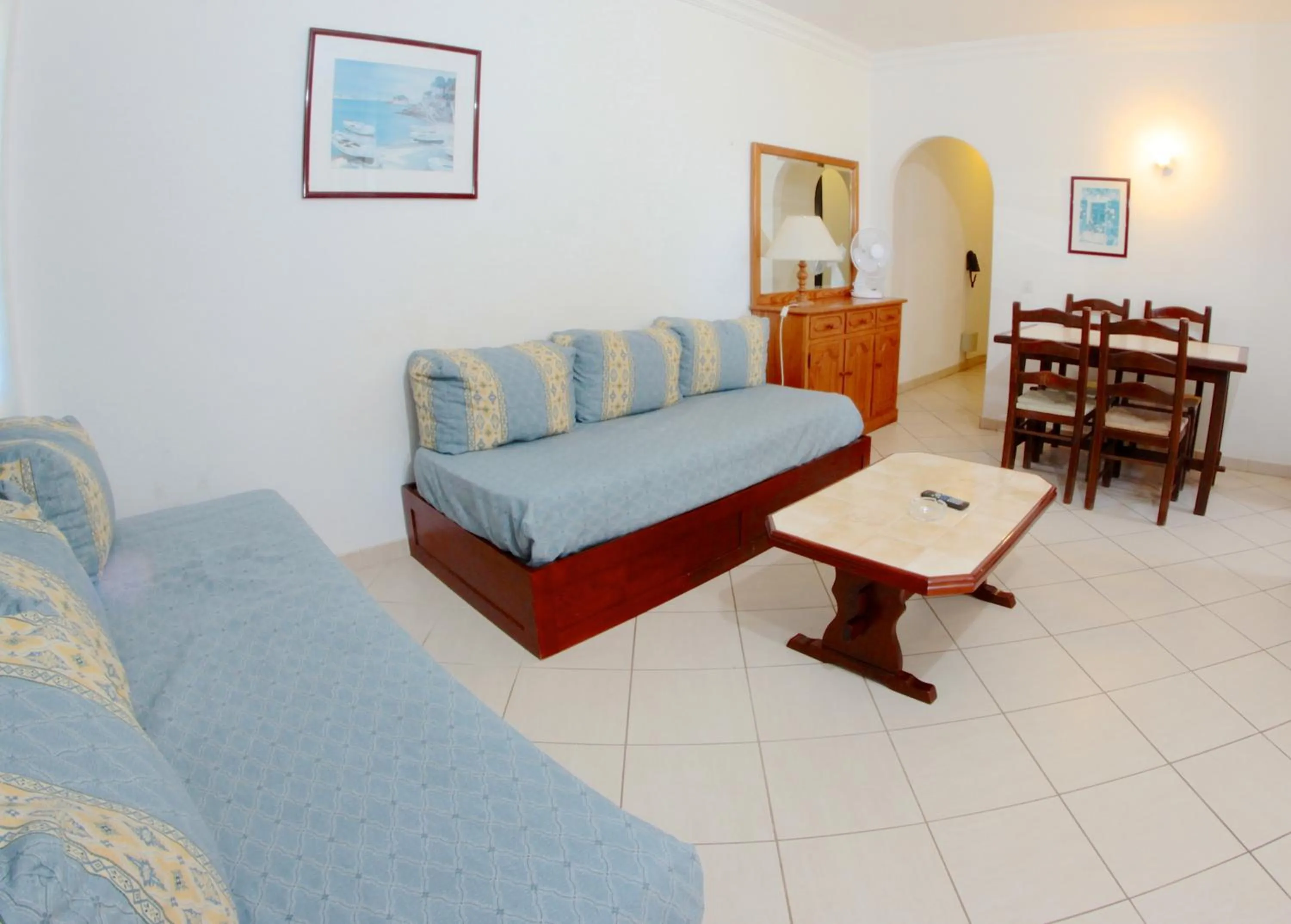 Living room, Bed in Parque Mourabel, Oásis Village & Pé do Lago