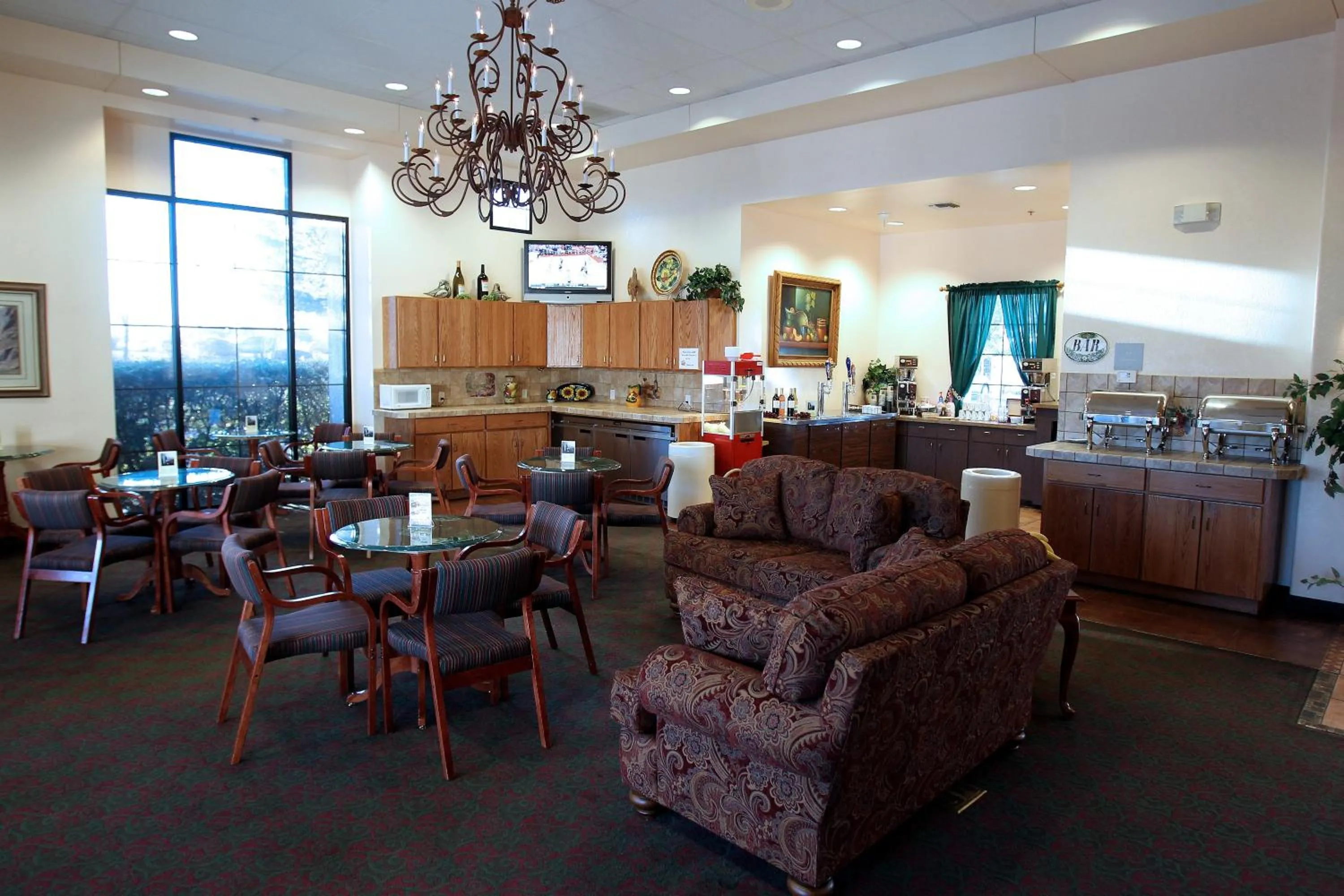 Dining area in Gateway Studio Suites