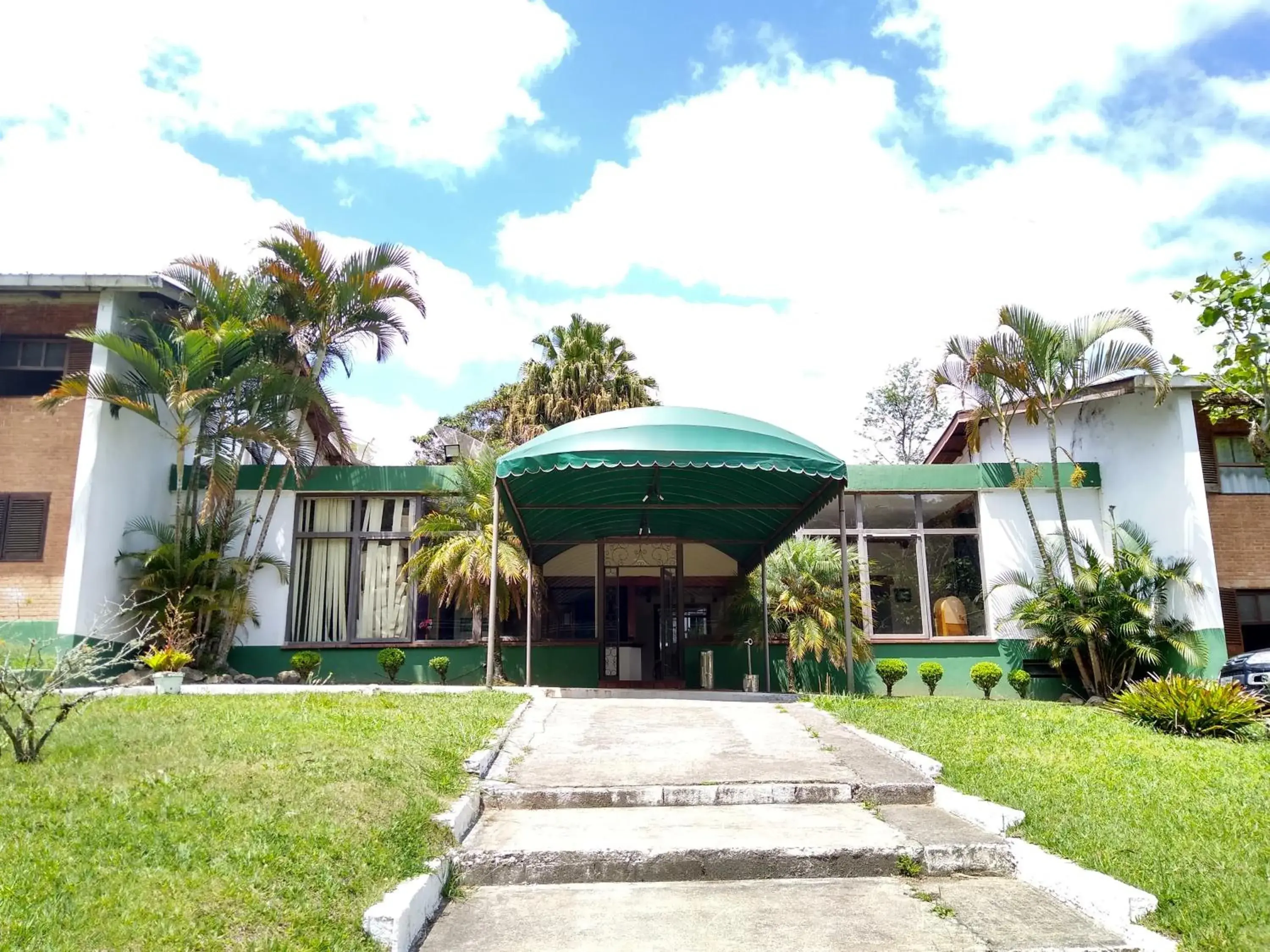 Facade/entrance in OYO Del Verde Hotel Facade/entrance in OYO Del Verde Hotel