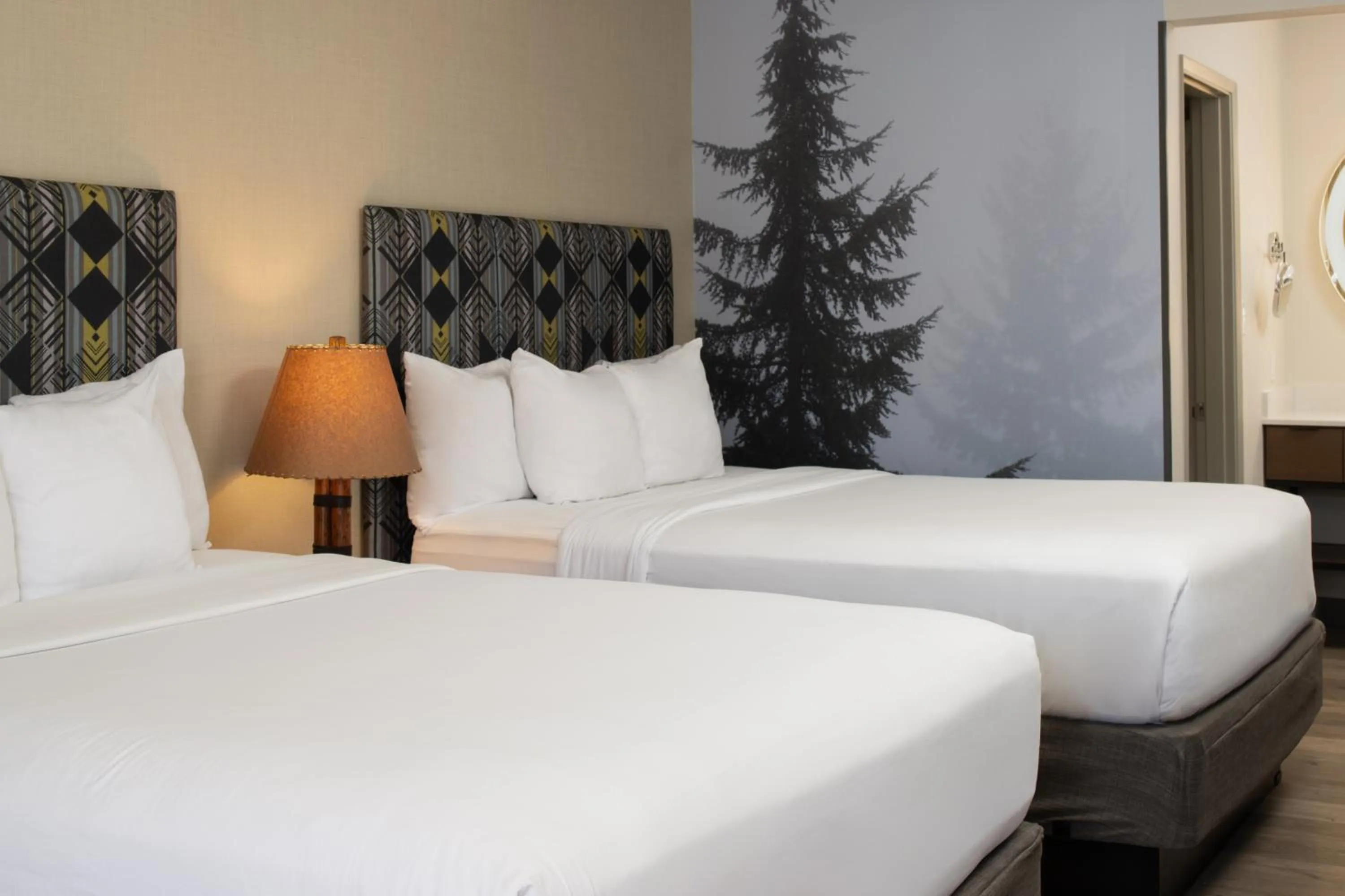 Bedroom, Bed in Red Lion Hotel Port Angeles Harbor