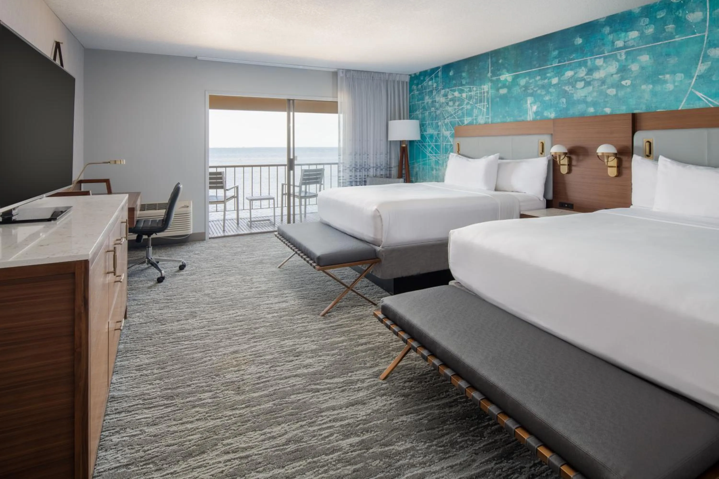 Bedroom, Bed in Red Lion Hotel Port Angeles Harbor