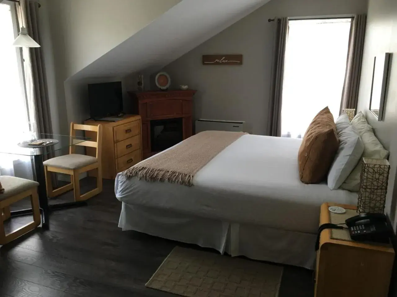 King Room in Auberge La Chocolatiere King Room in Auberge La Chocolatiere