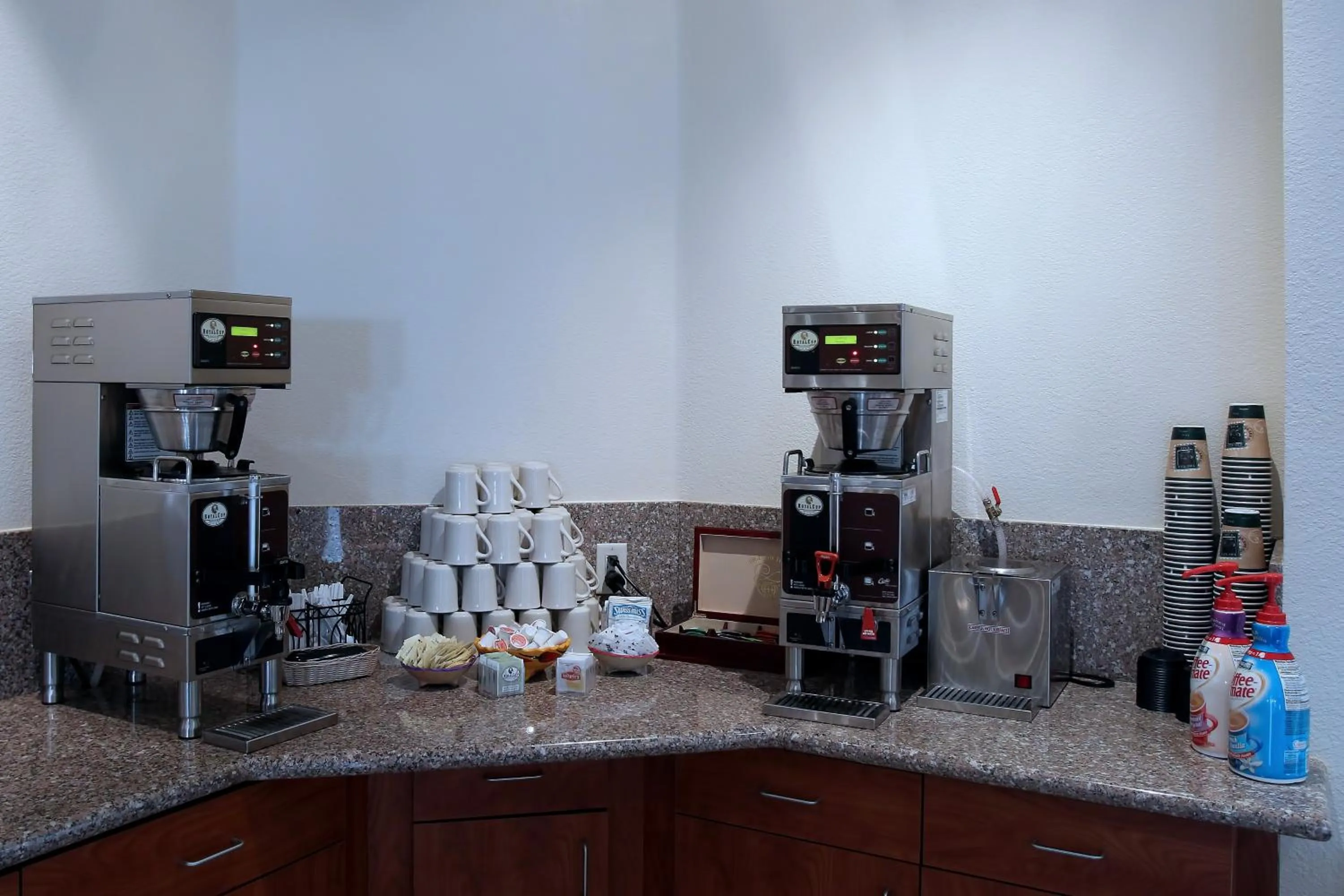 Restaurant/places to eat in Garden Place Suites