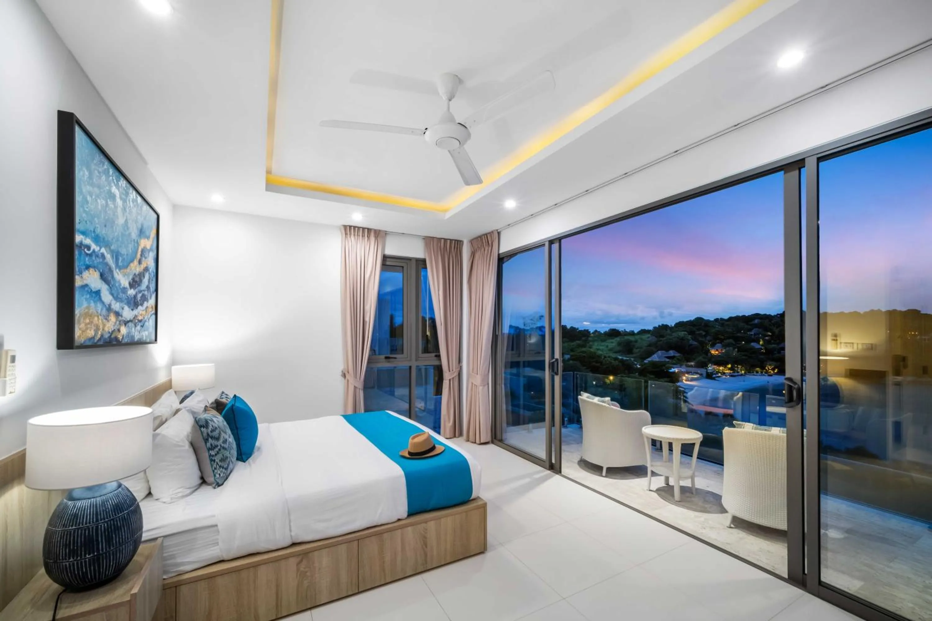 Bed in Samui Bayside Luxury Villas