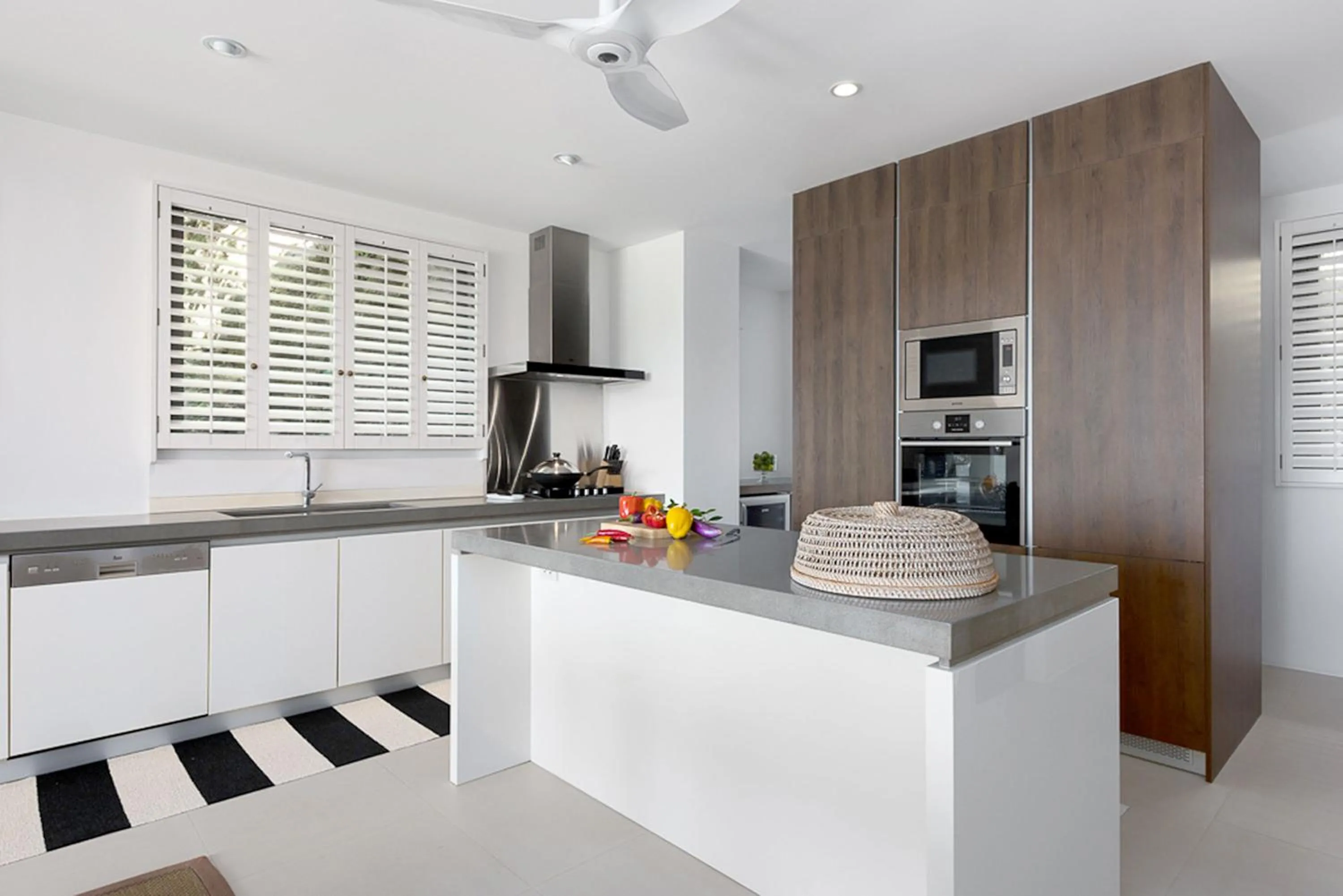 Kitchen or kitchenette in Samui Bayside Luxury Villas