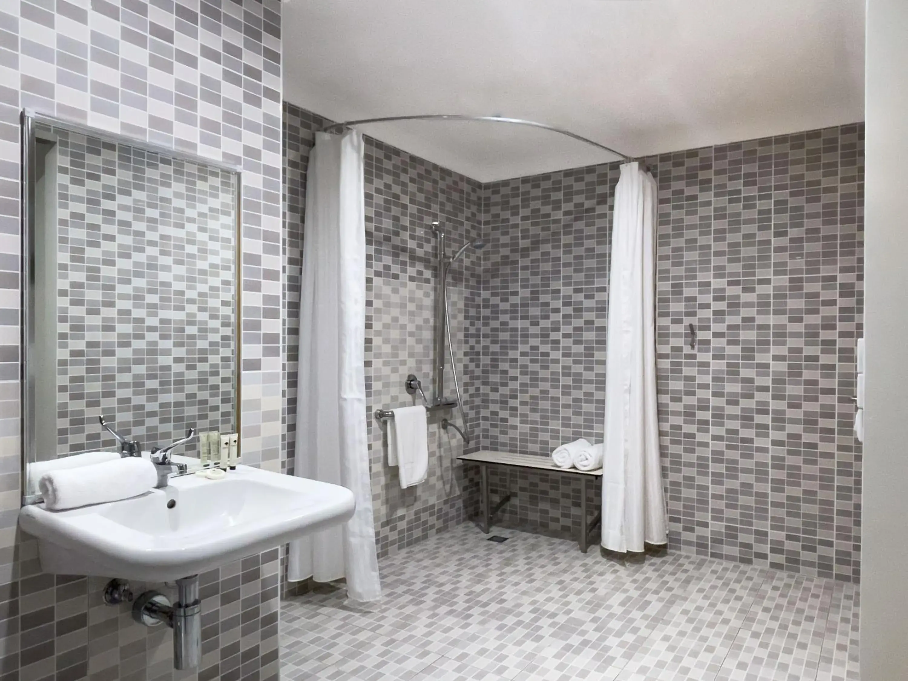 1-Bedroom Accessible Apartment, 1 Queen in The Phoenix Artesian Spa Resort and Accommodation 1-Bedroom Accessible Apartment, 1 Queen in The Phoenix Artesian Spa Resort and Accommodation