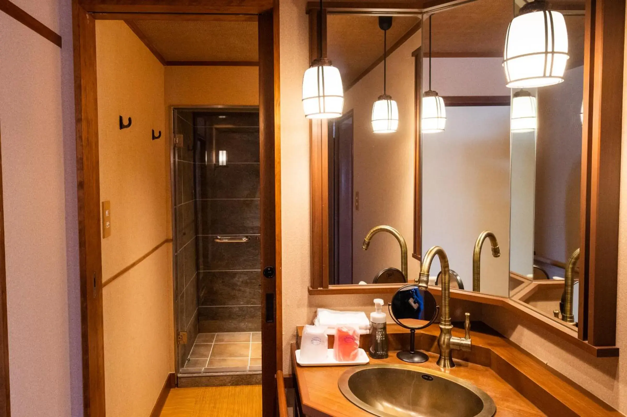 Superior Japanese-Style Family Room with Shower - single occupancy in Koran no Yu Kinkouro Superior Japanese-Style Family Room with Shower - single occupancy in Koran no Yu Kinkouro