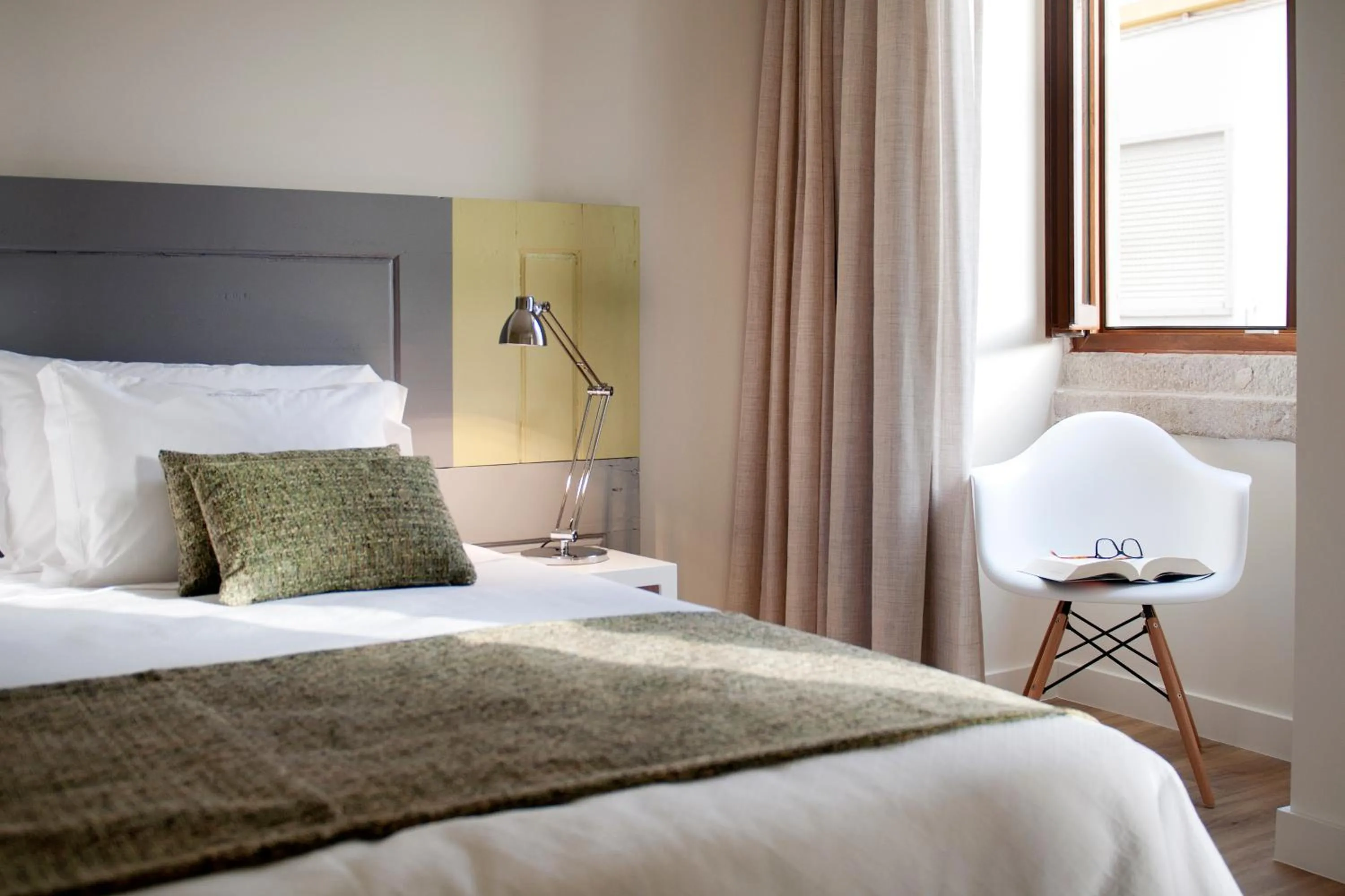 Bed in Porta da Arrábida Suites