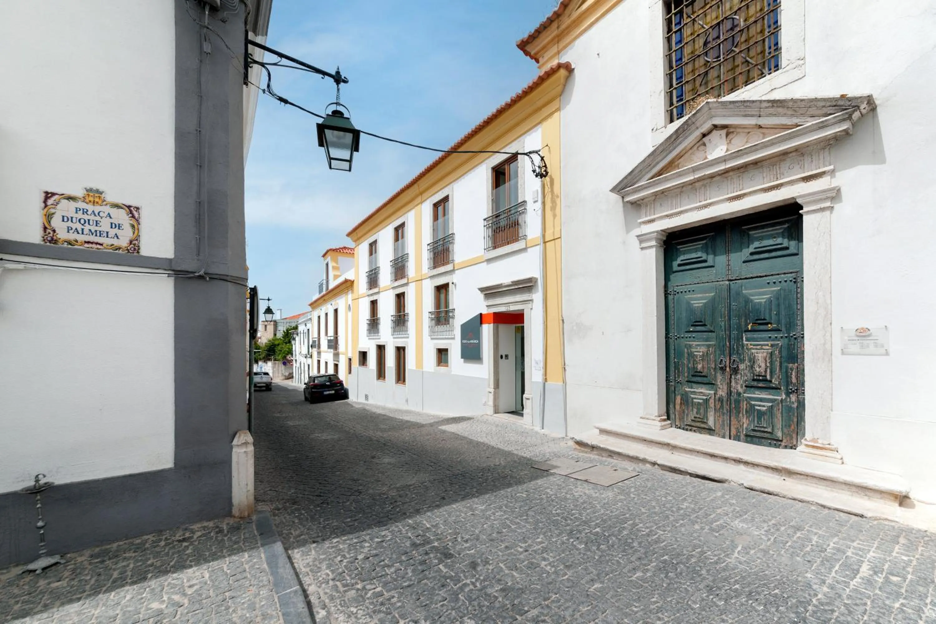 Property building in Porta da Arrábida Suites