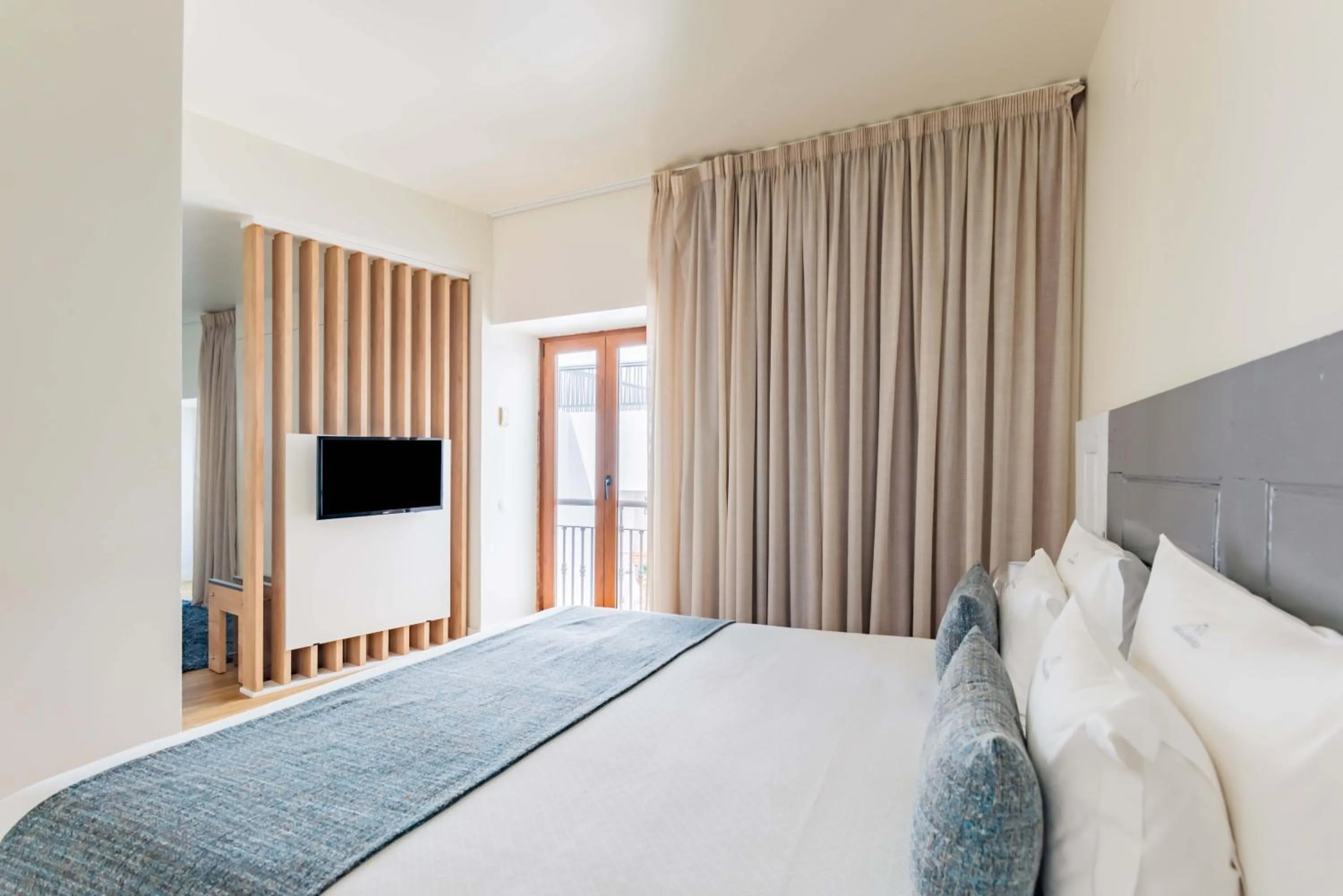 Bed in Porta da Arrábida Suites