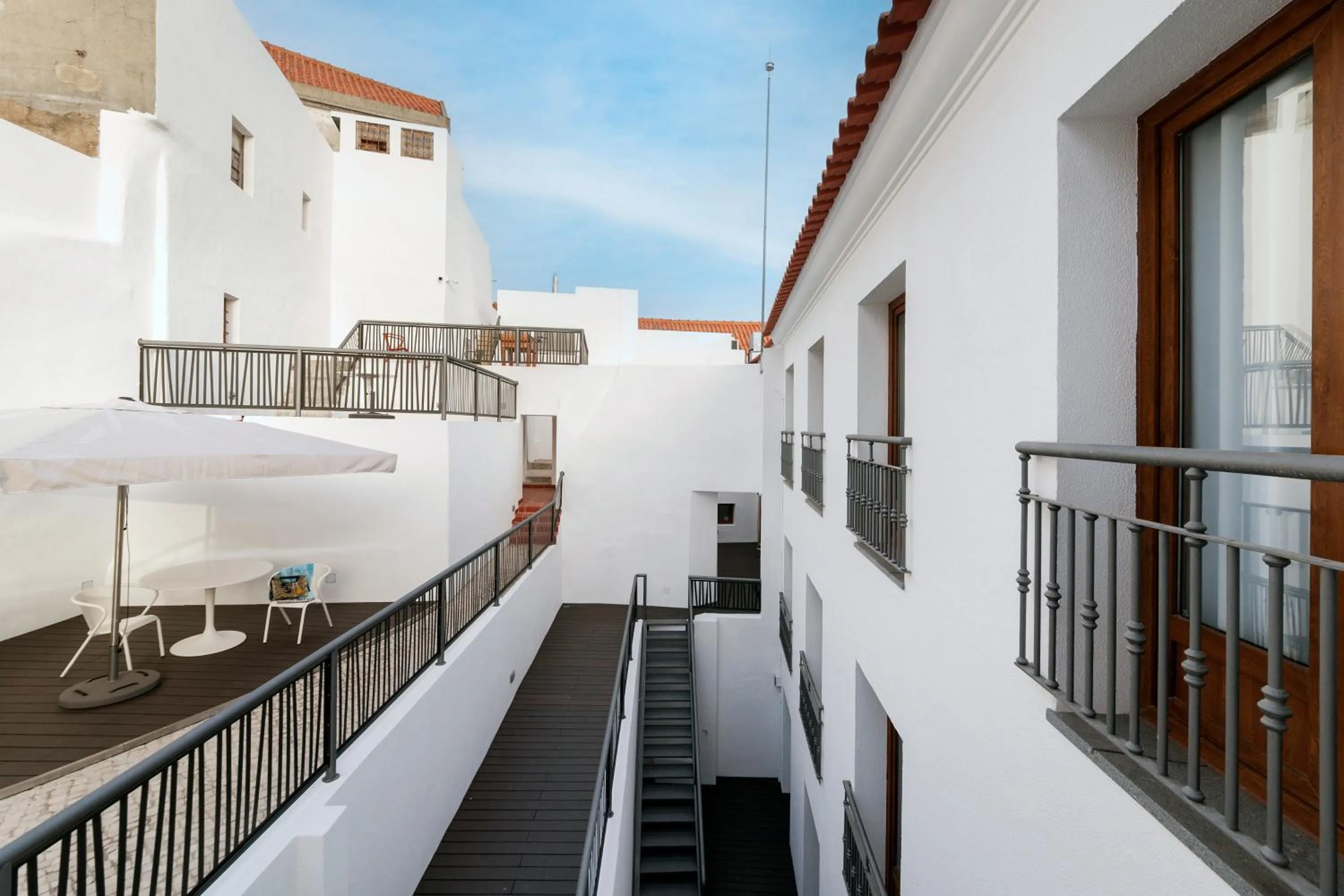 Property building in Porta da Arrábida Suites