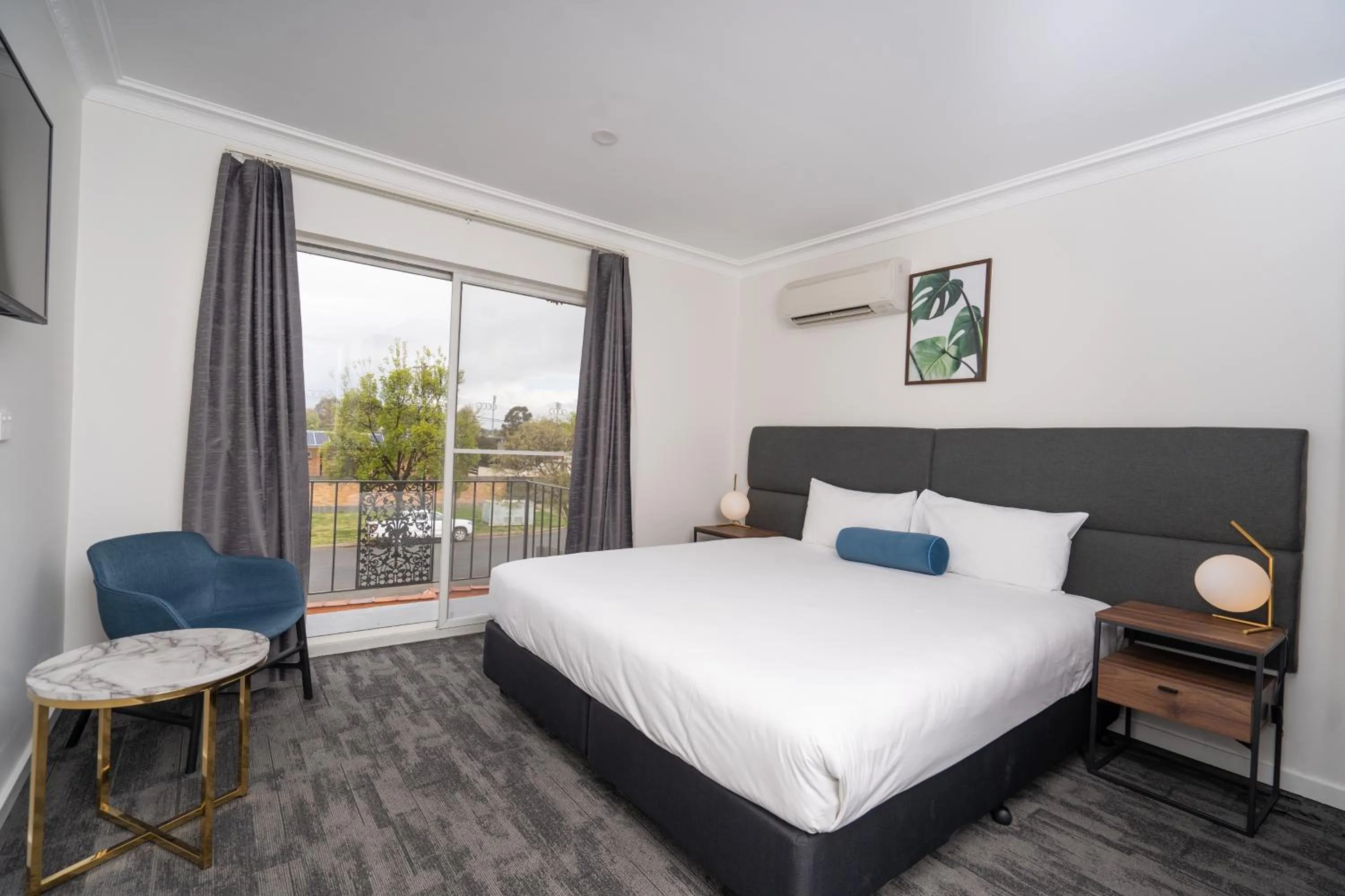 Bedroom, Bed in Littomore Suites Bathurst