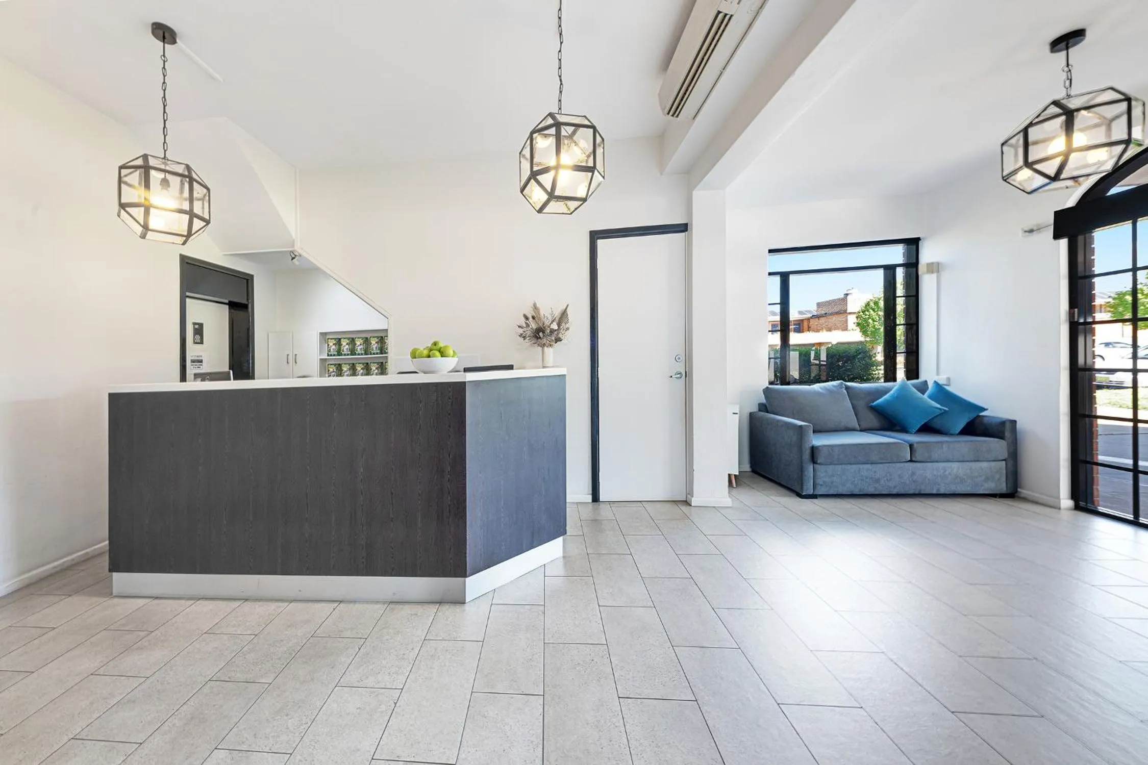 Lobby or reception in Littomore Suites Bathurst