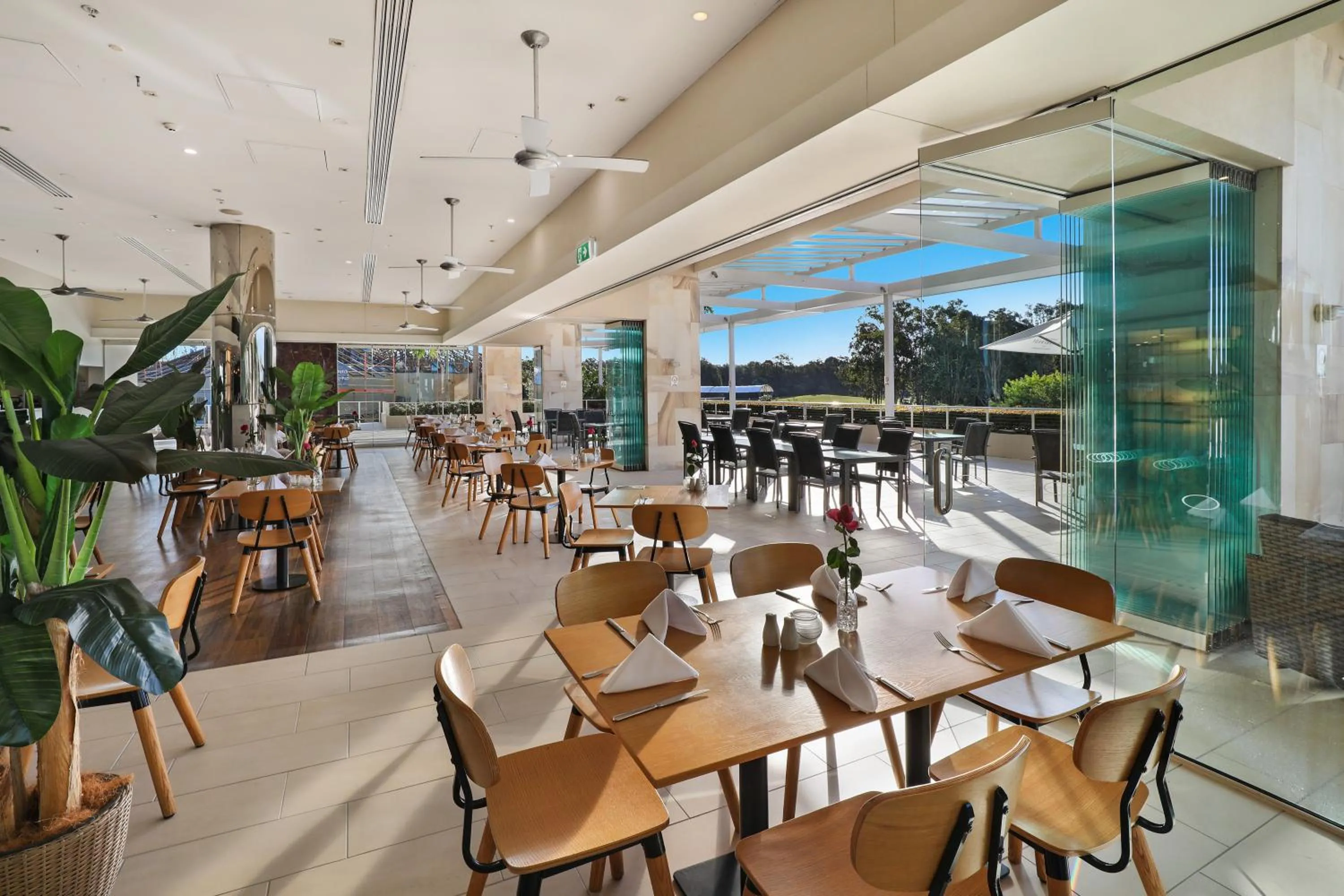 Restaurant/places to eat in Pelican Waters Golf Resort Sunshine Coast