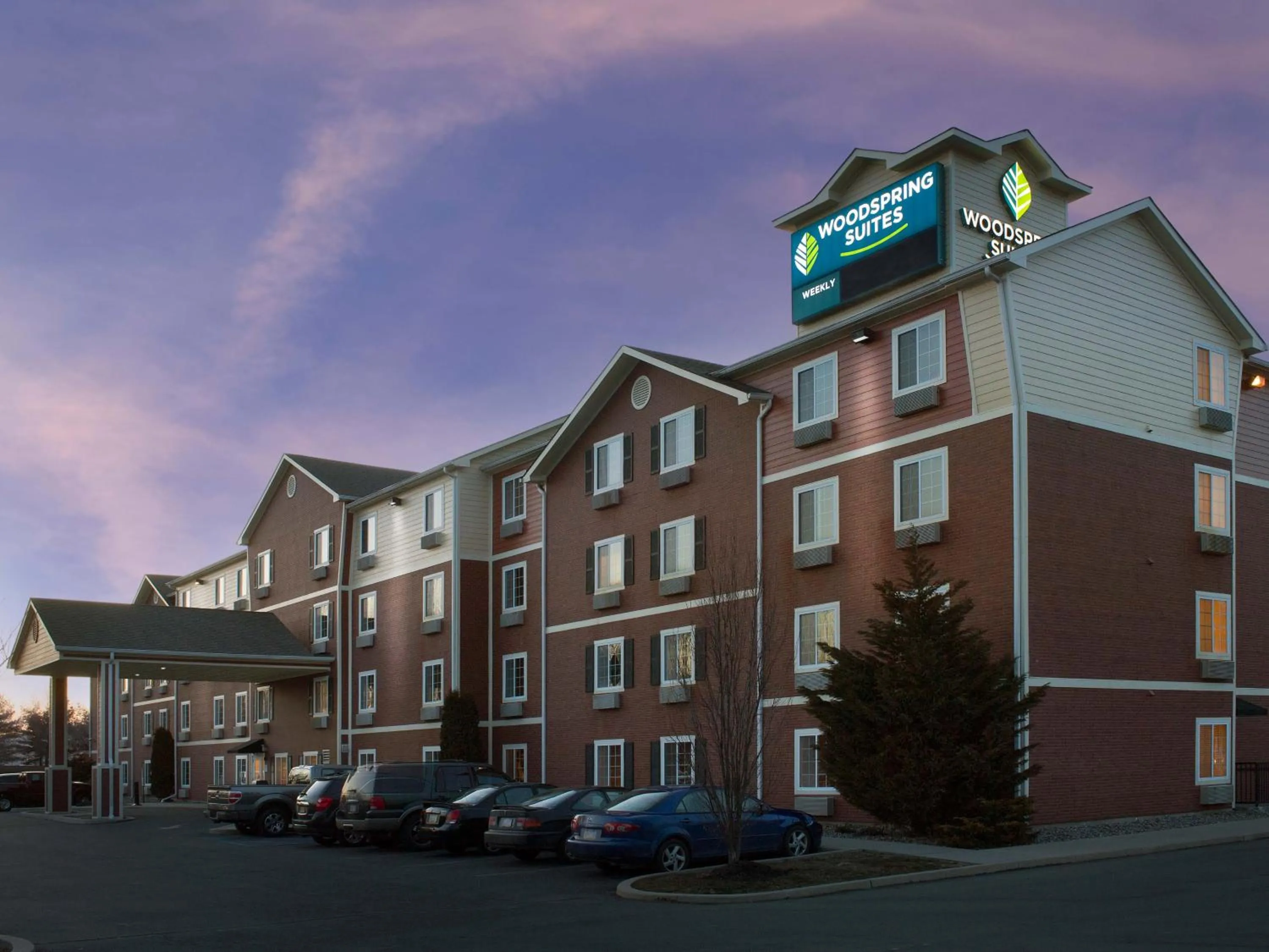 Property building in WoodSpring Suites Allentown Bethlehem