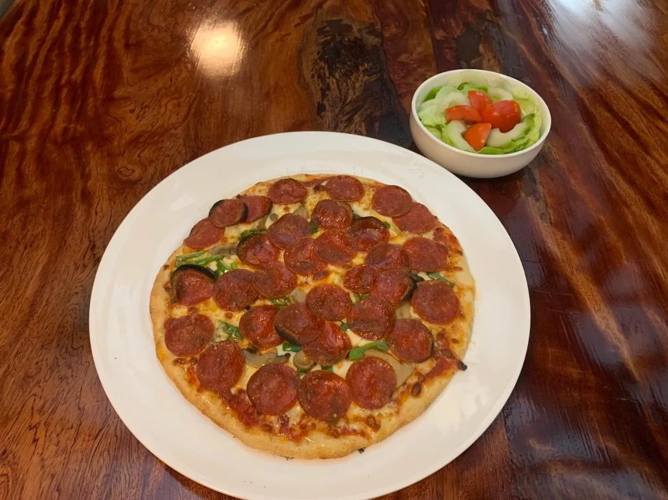 Food and drinks in Fare Oviri Lodge