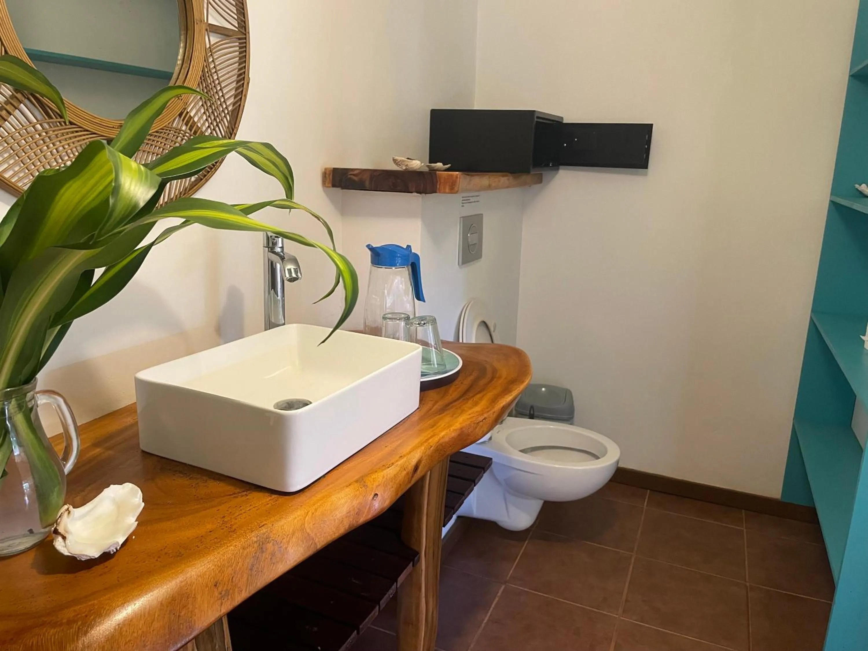 Bathroom in Fare Oviri Lodge